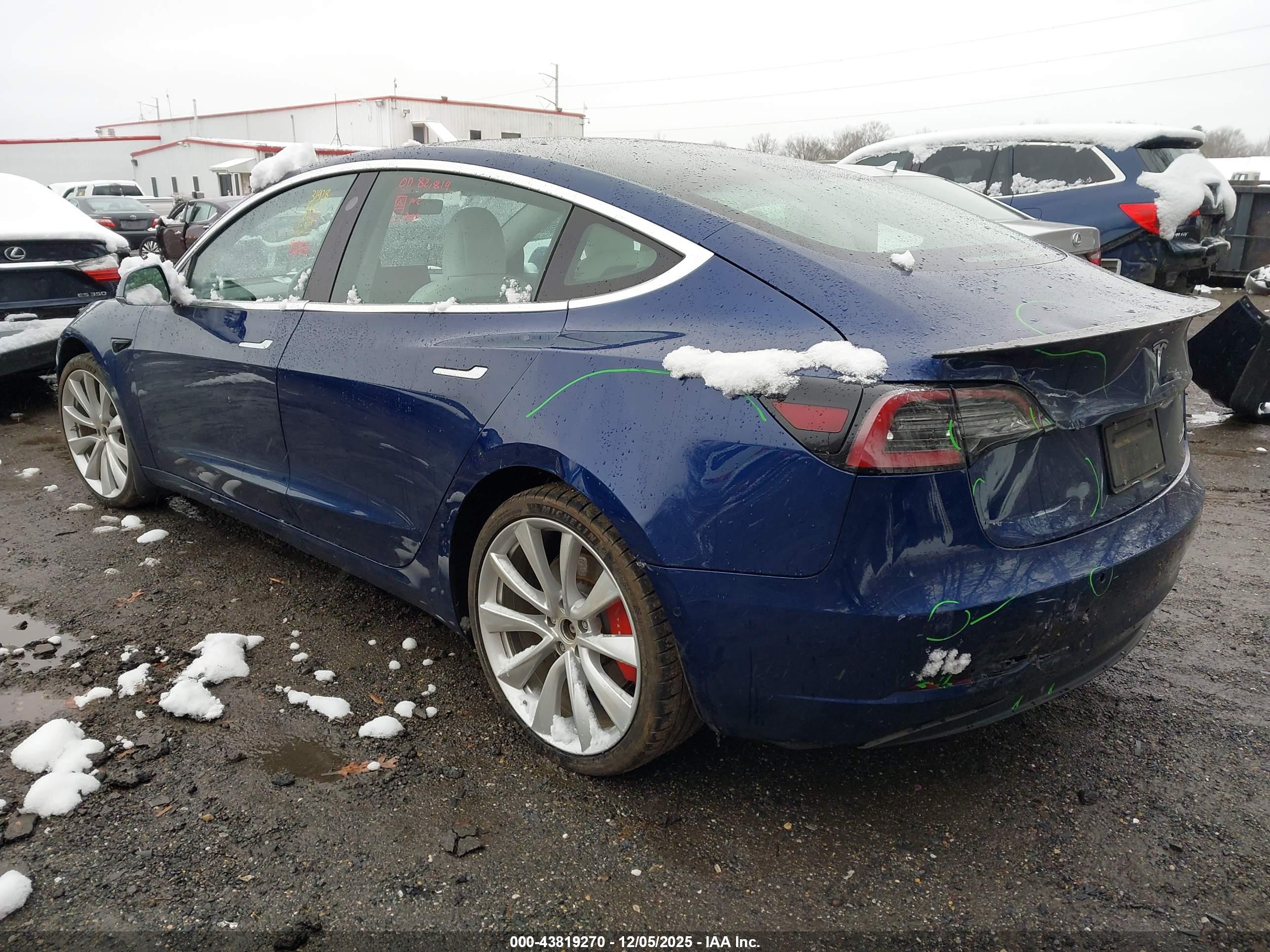 TESLA MODEL image 3