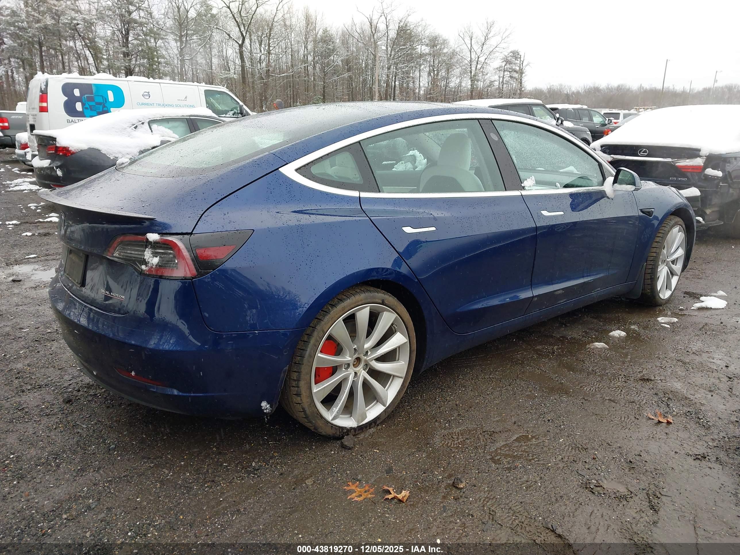 TESLA MODEL image 4