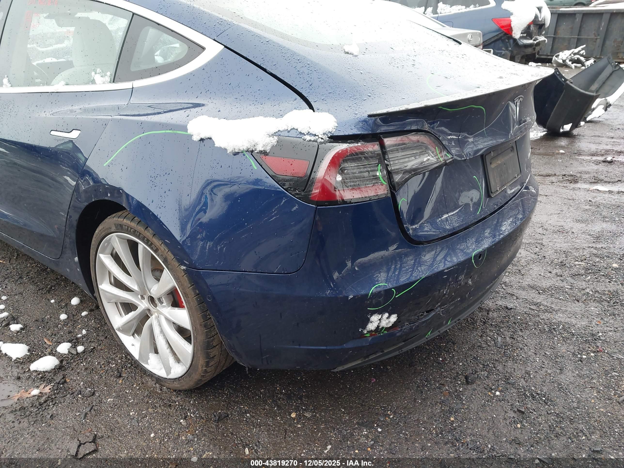TESLA MODEL image 6