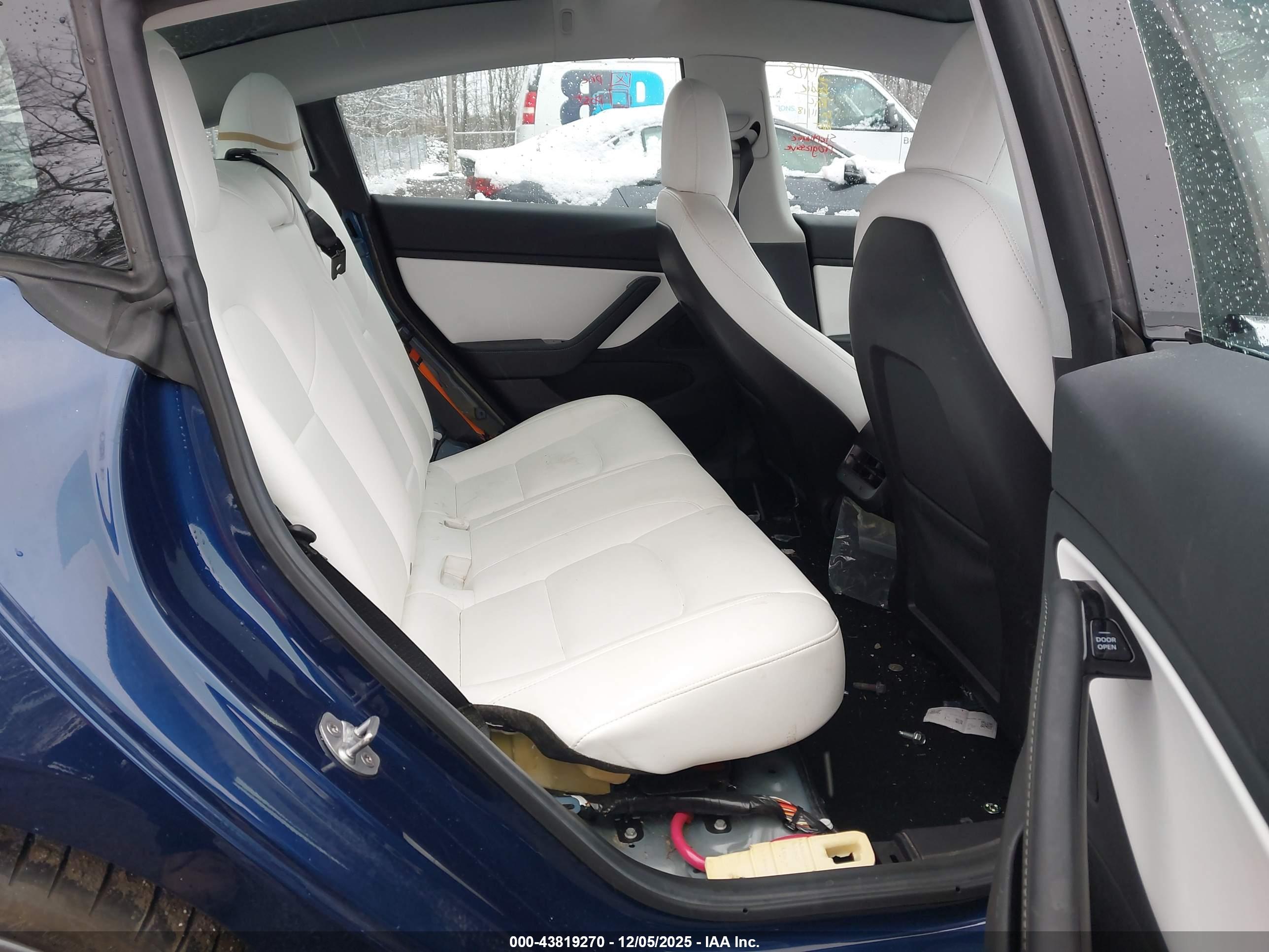 TESLA MODEL image 8