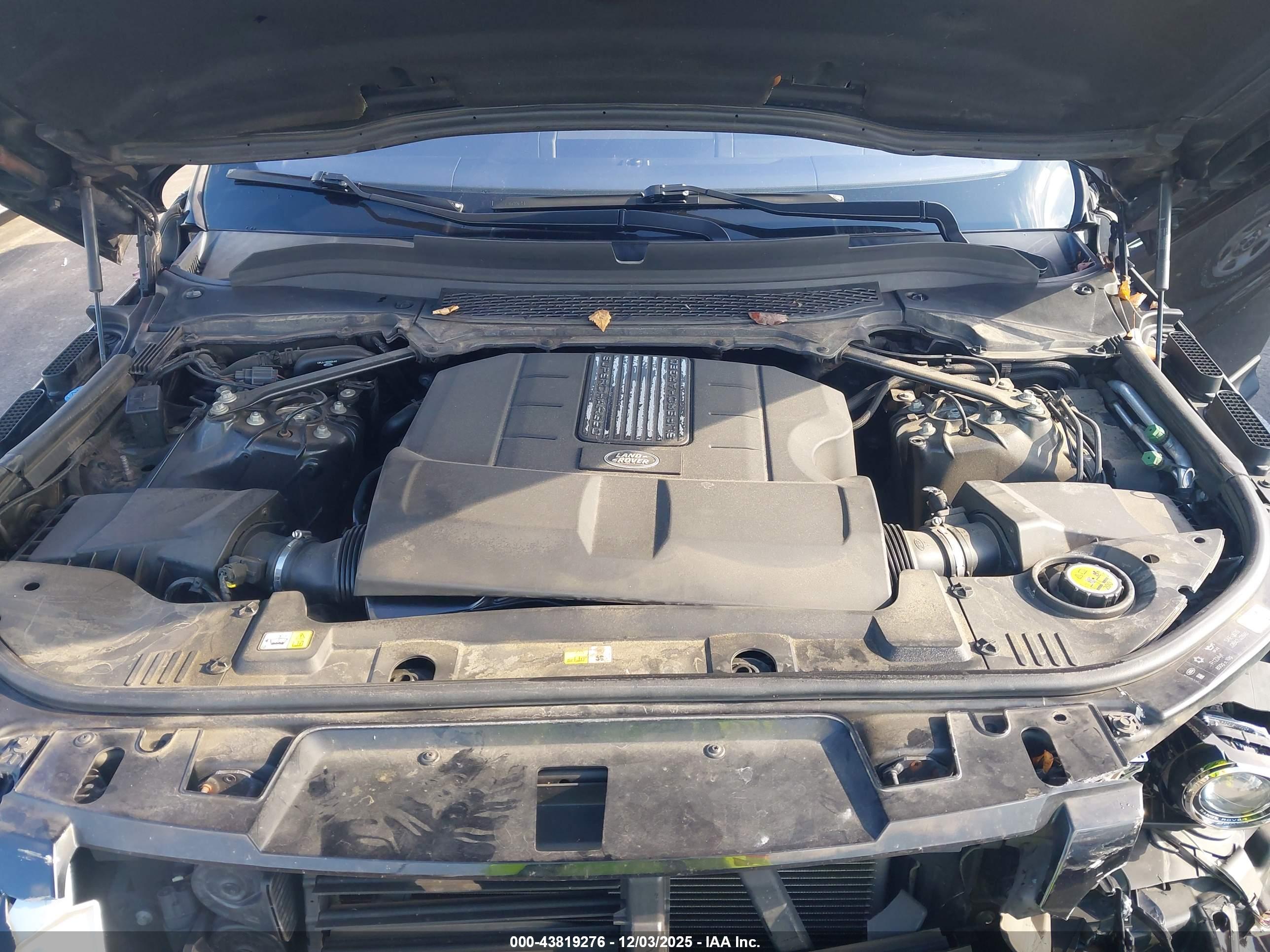LAND ROVER image 10