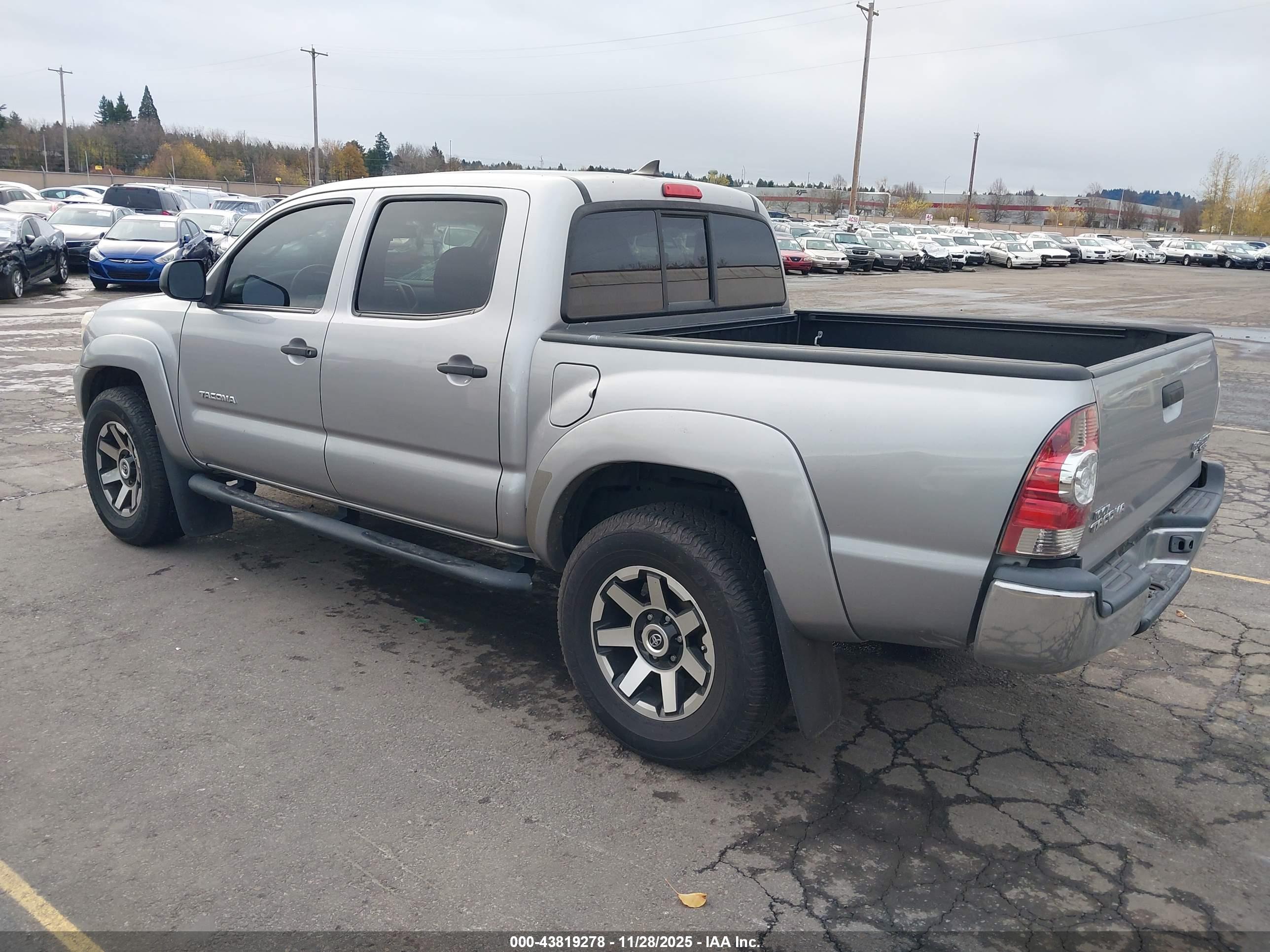 TOYOTA TACOMA image 3