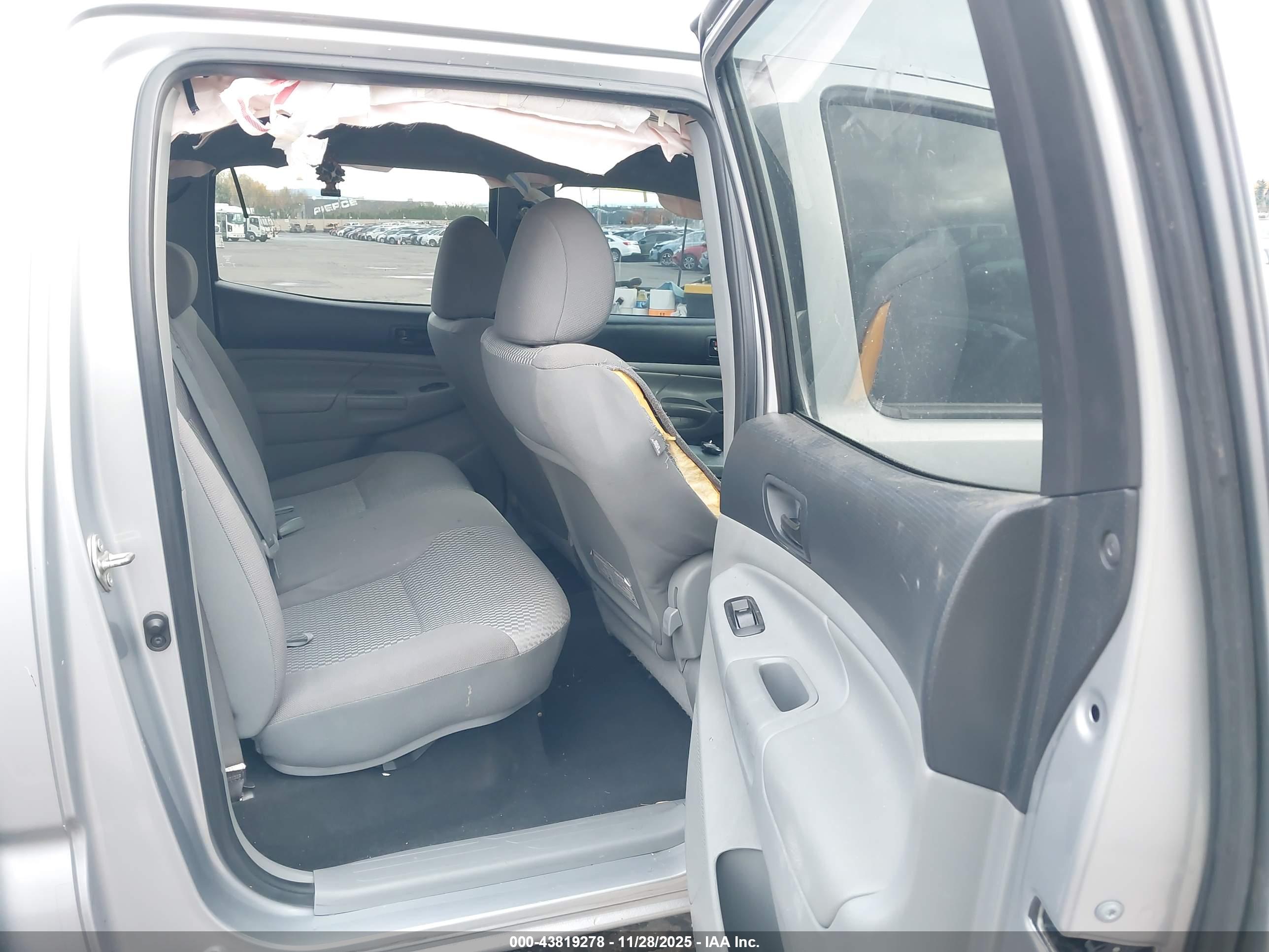 TOYOTA TACOMA image 8