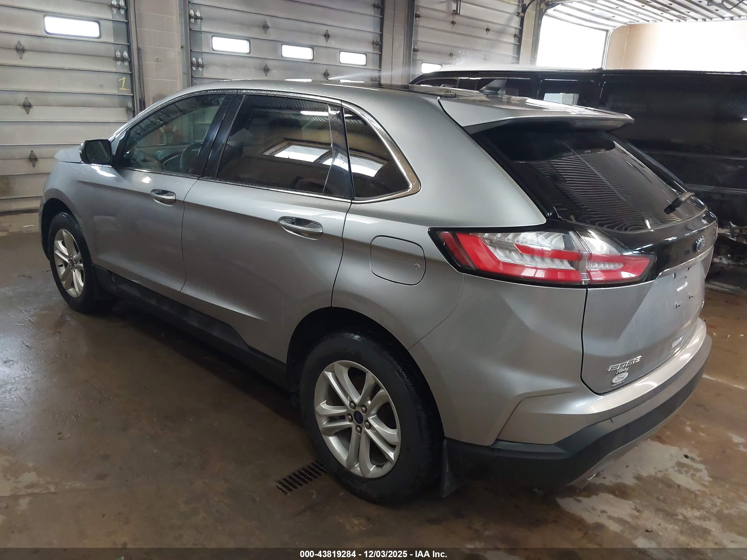 FORD EDGE image 3