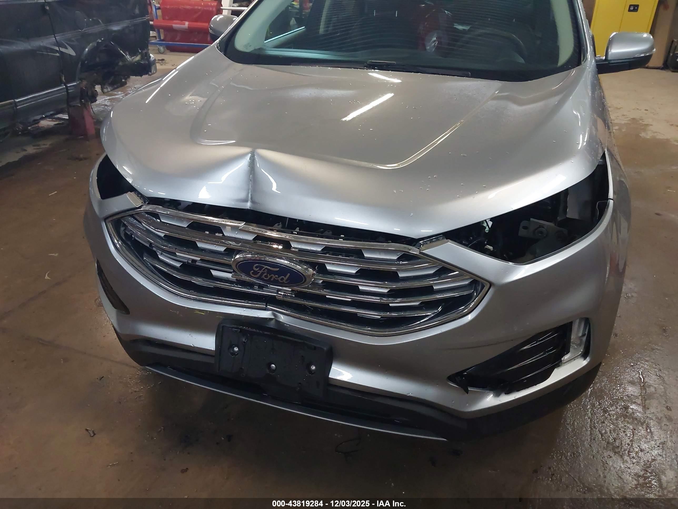 FORD EDGE image 6