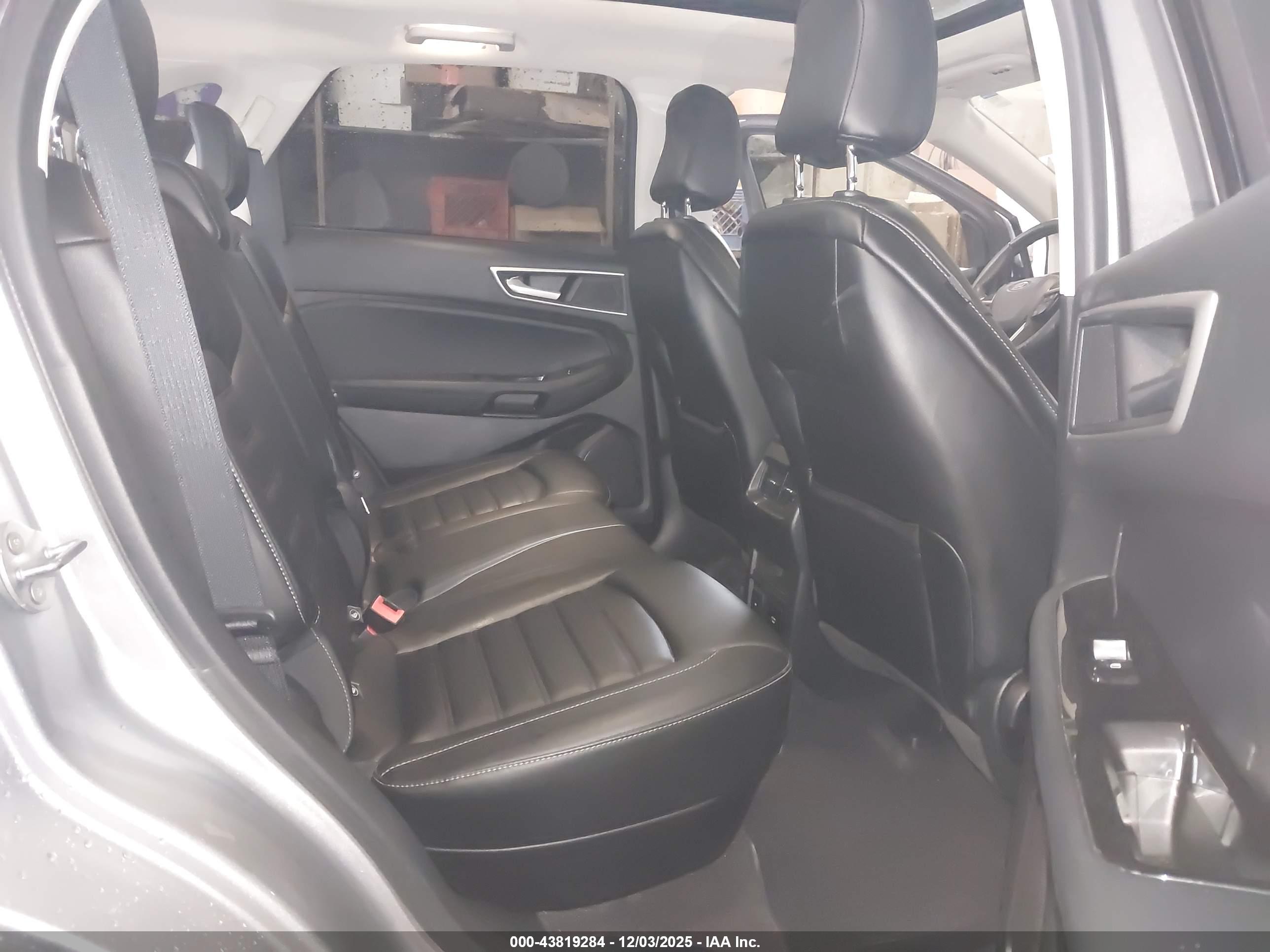 FORD EDGE image 8