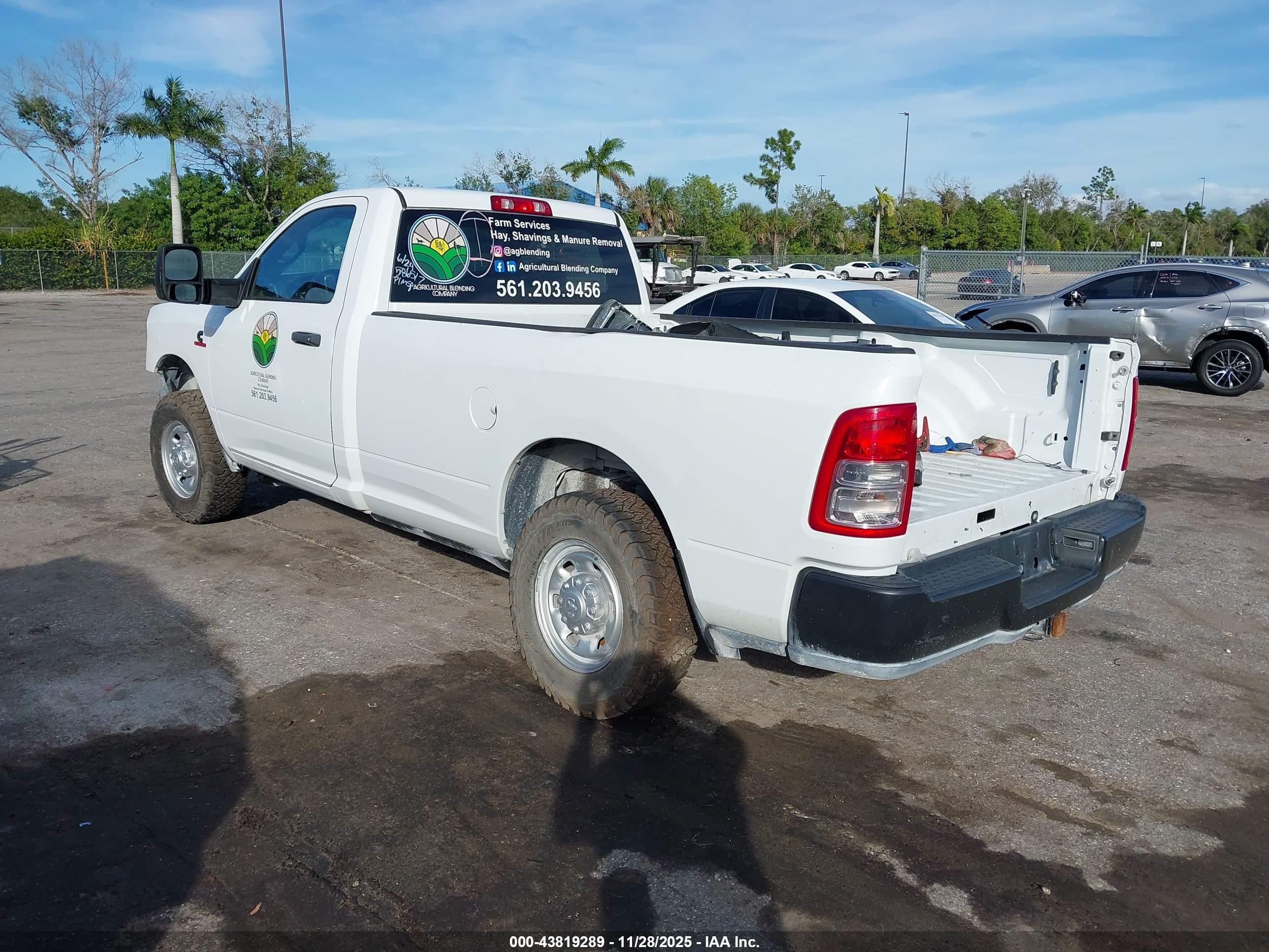 RAM 2500 image 3