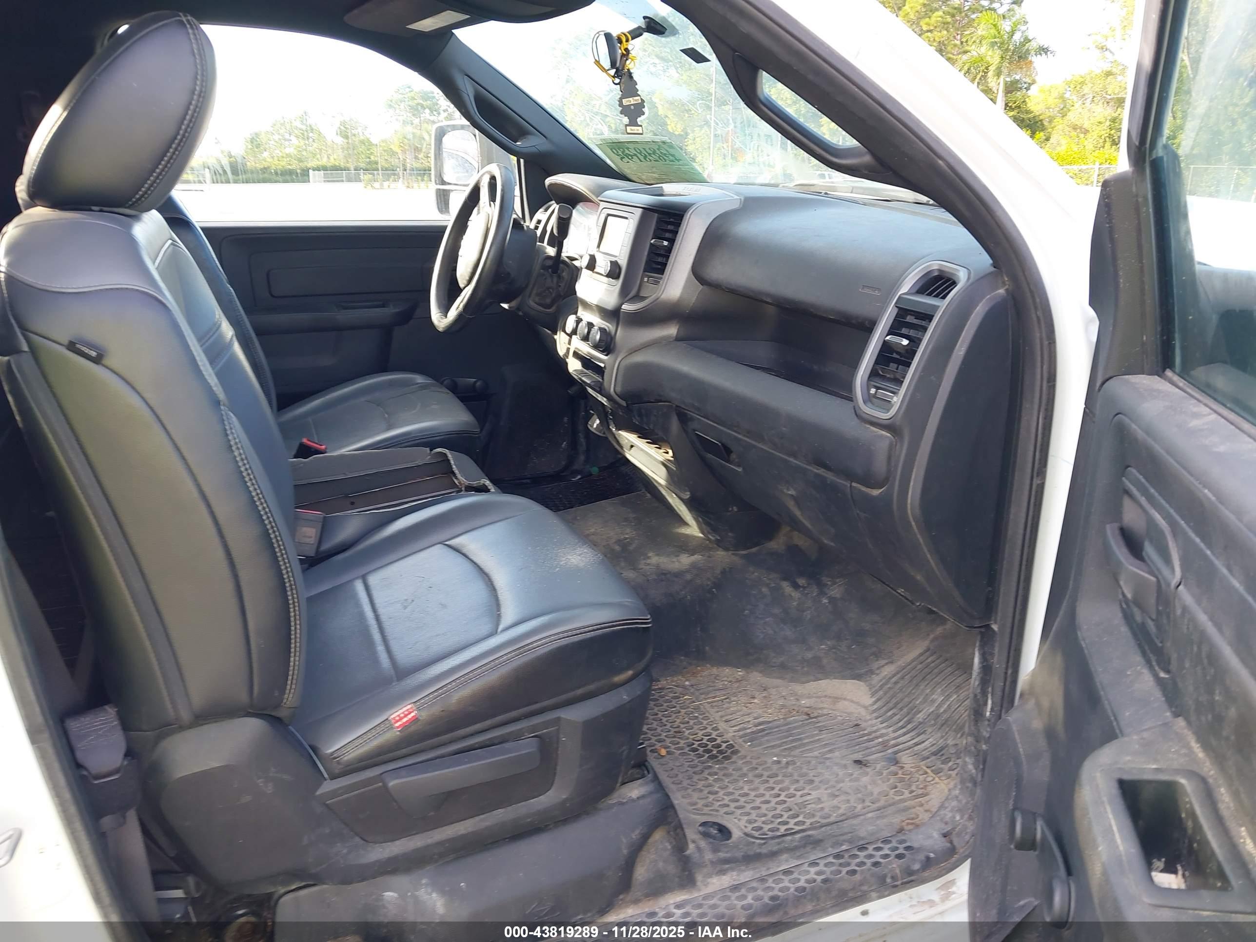 RAM 2500 image 5