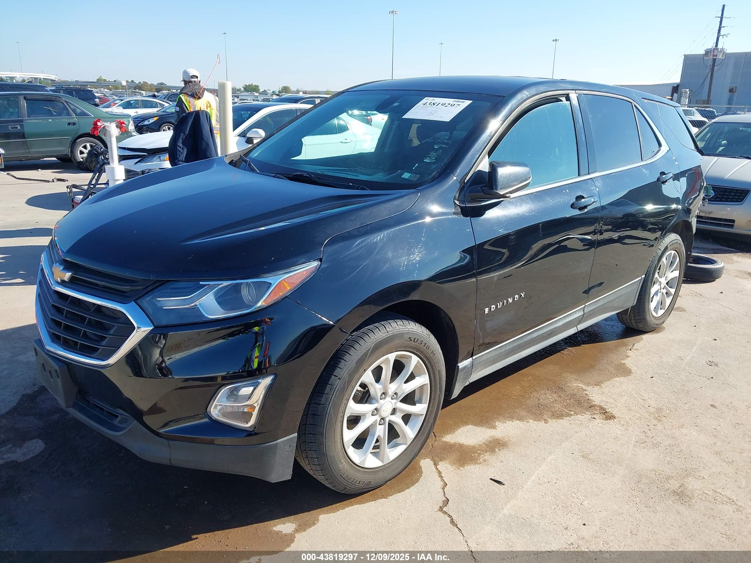 CHEVROLET EQUINOX image 2