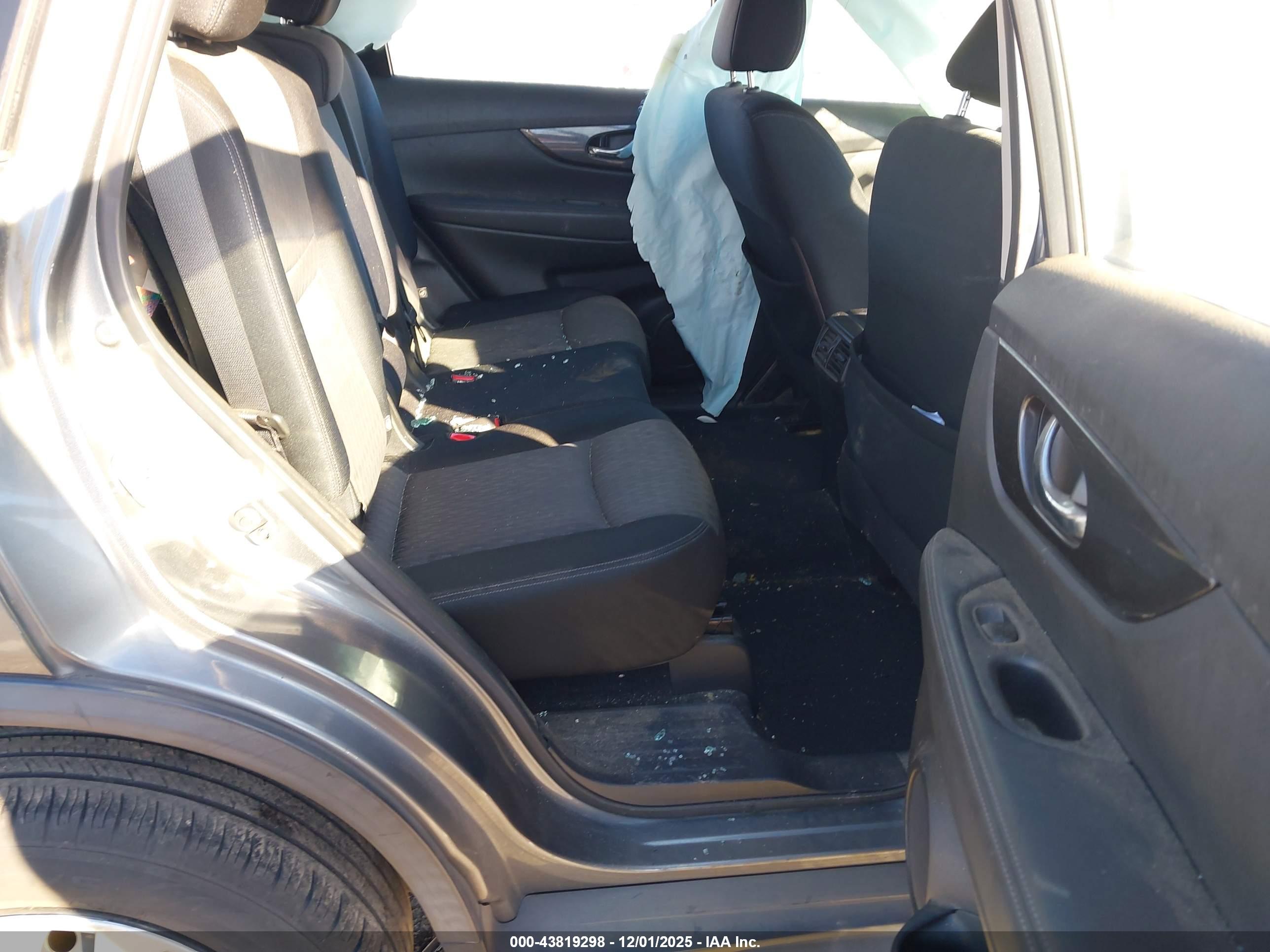 NISSAN ROGUE image 8