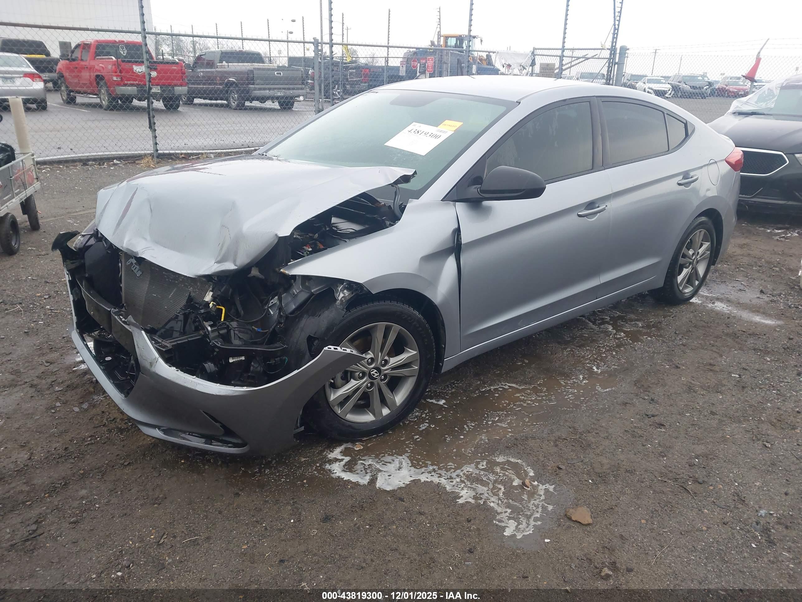 HYUNDAI ELANTRA image 2