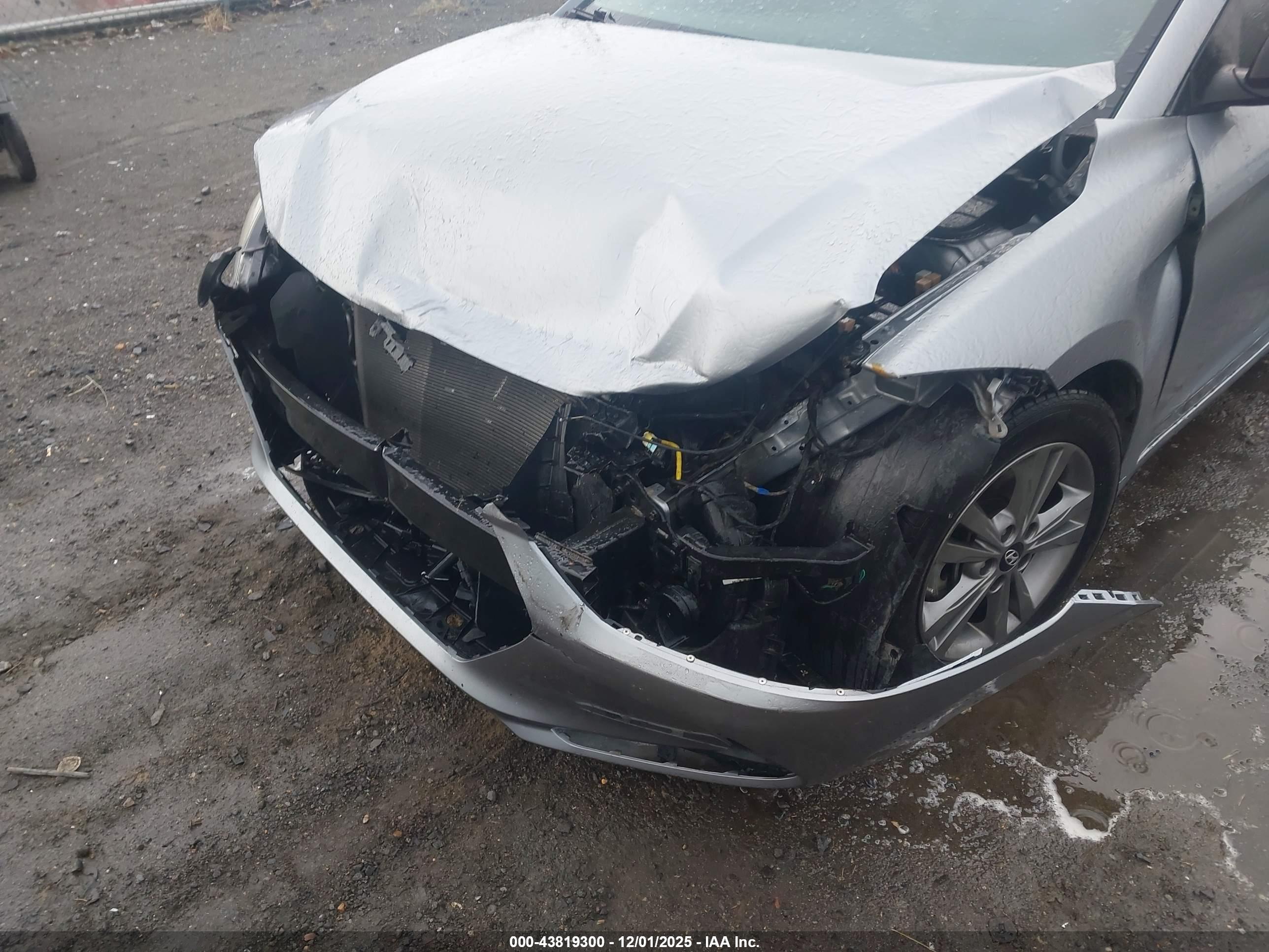 HYUNDAI ELANTRA image 6