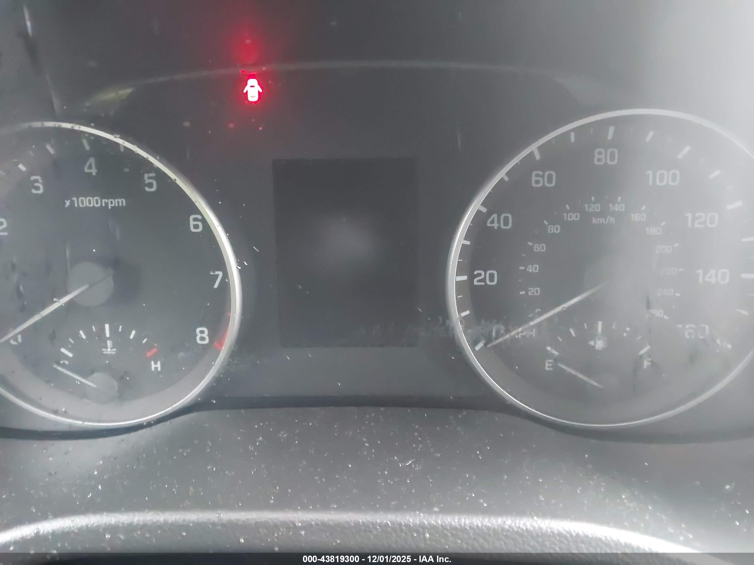 HYUNDAI ELANTRA image 7