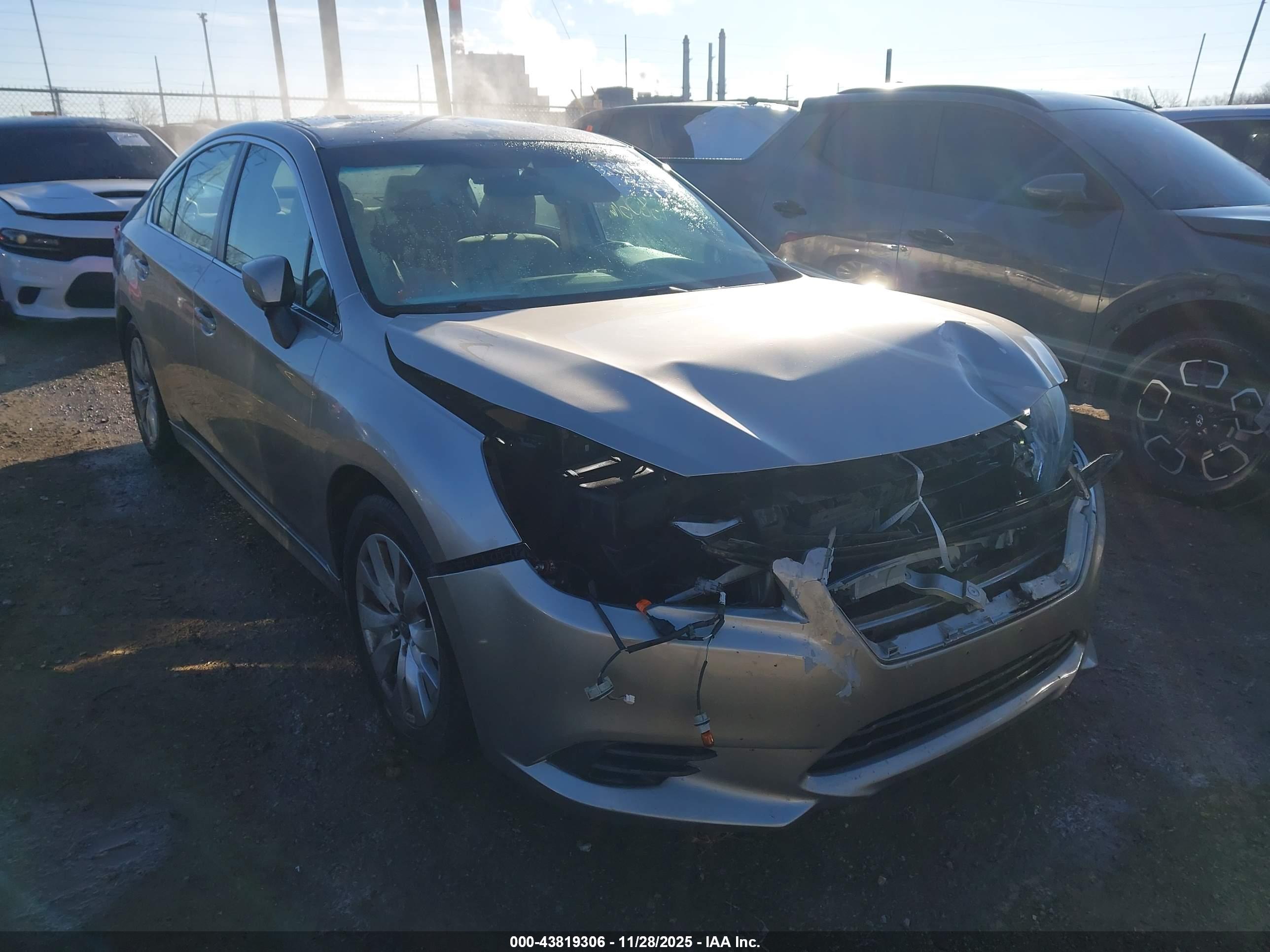 SUBARU LEGACY image 6