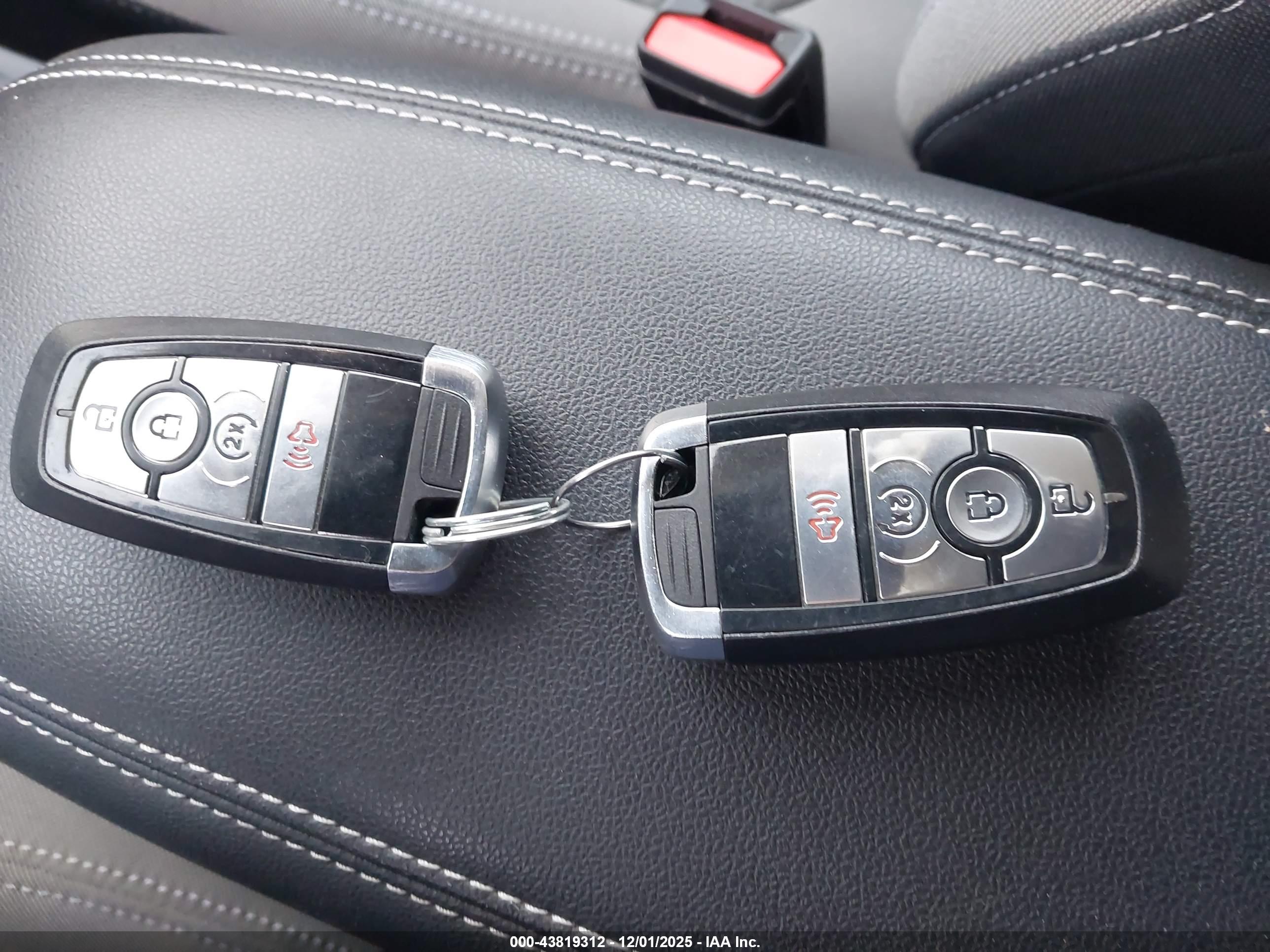 FORD ESCAPE image 11