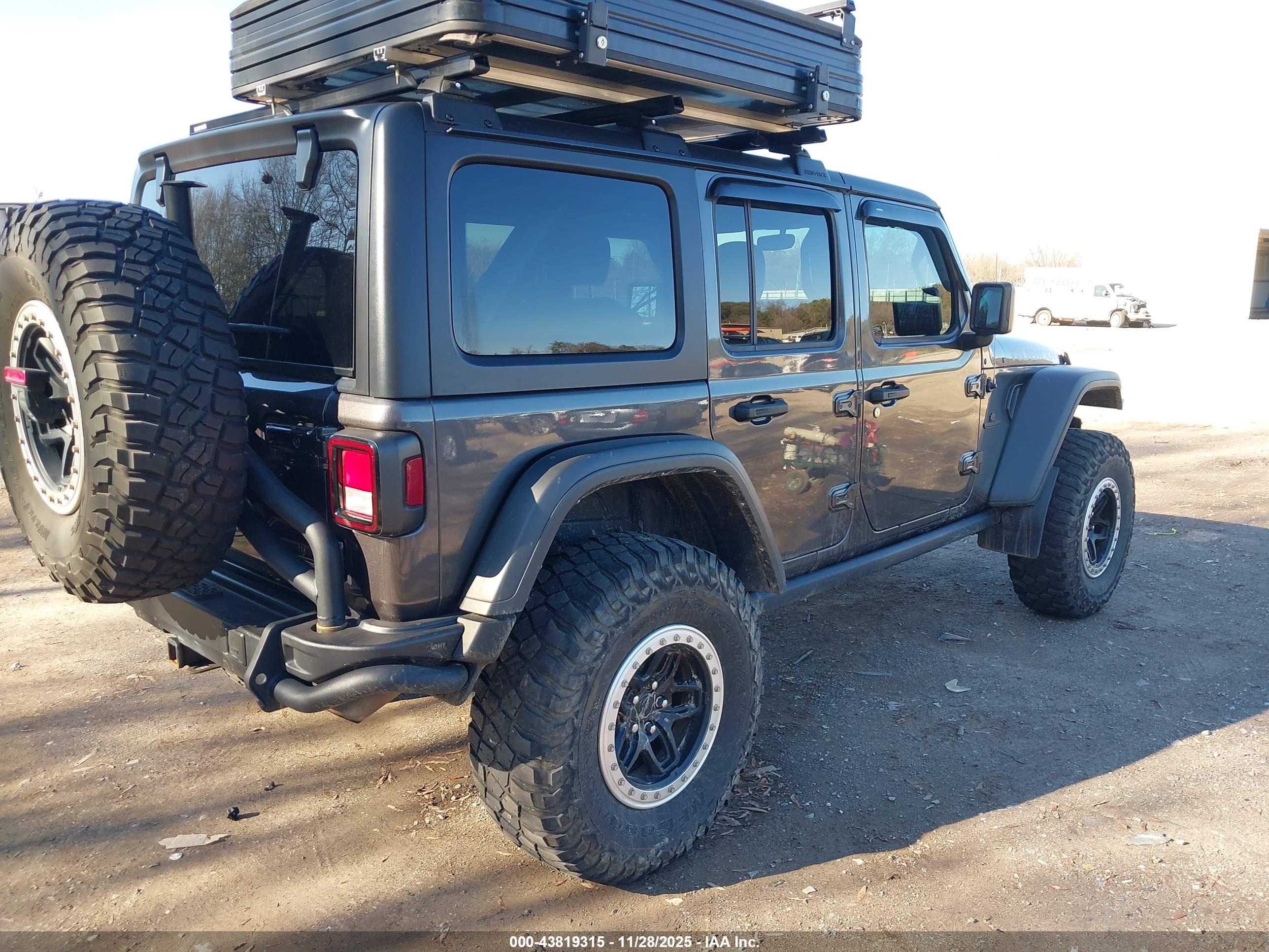 JEEP WRANGLER image 4