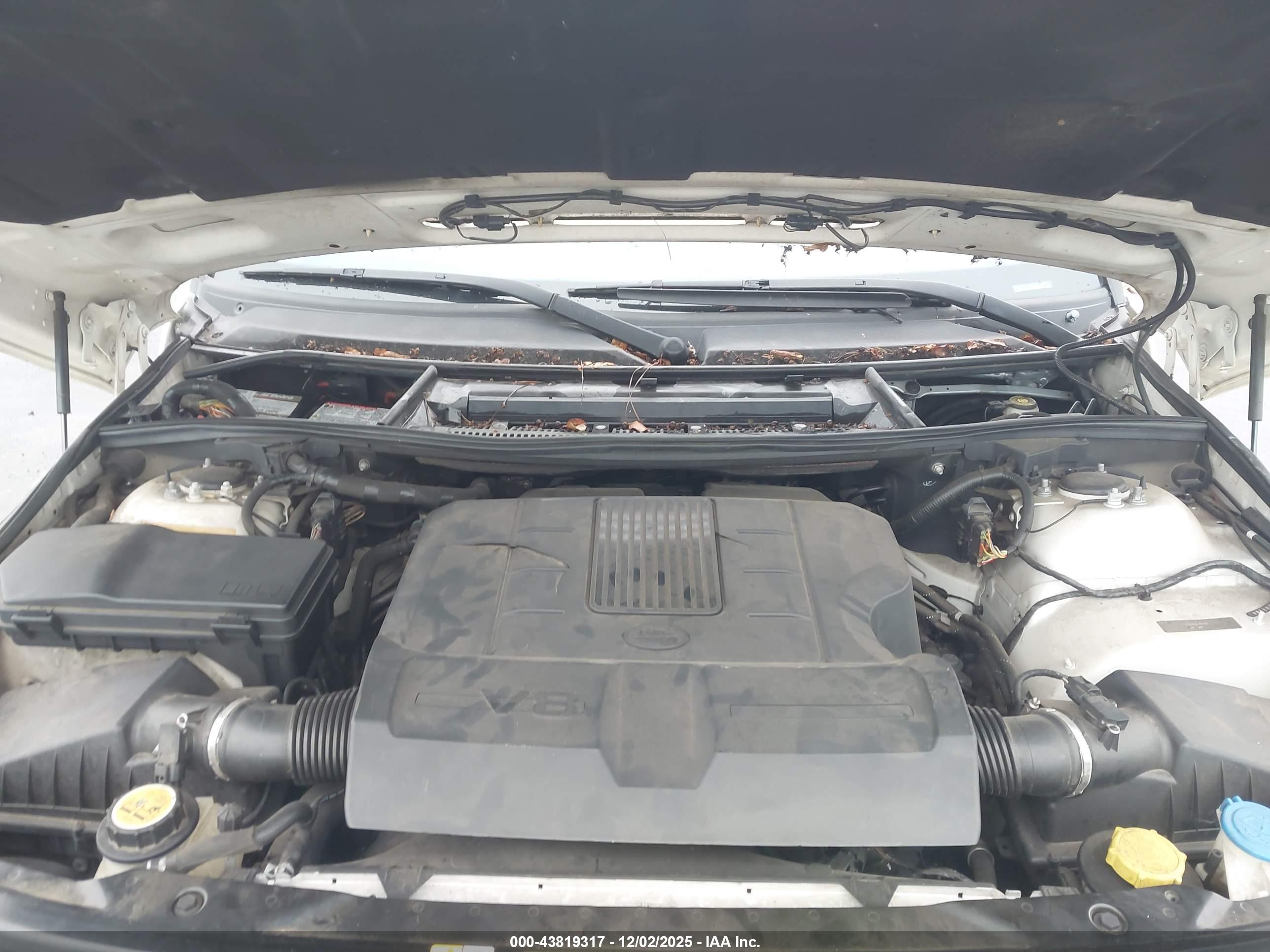 LAND ROVER image 10