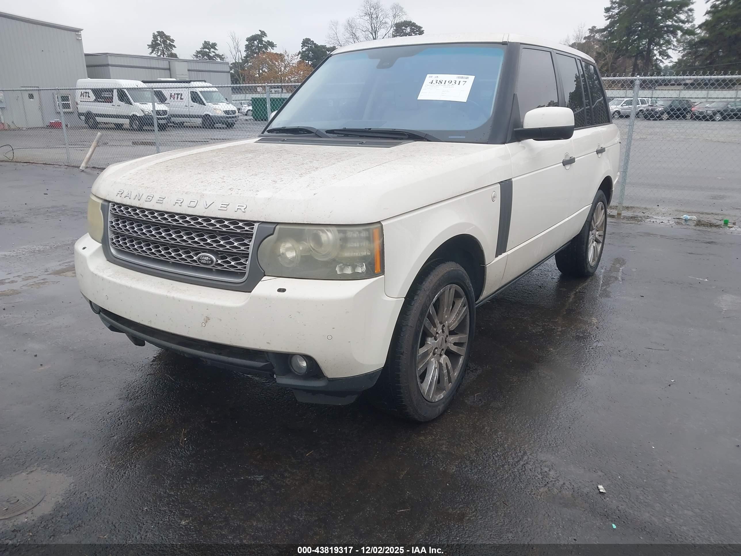 LAND ROVER image 2