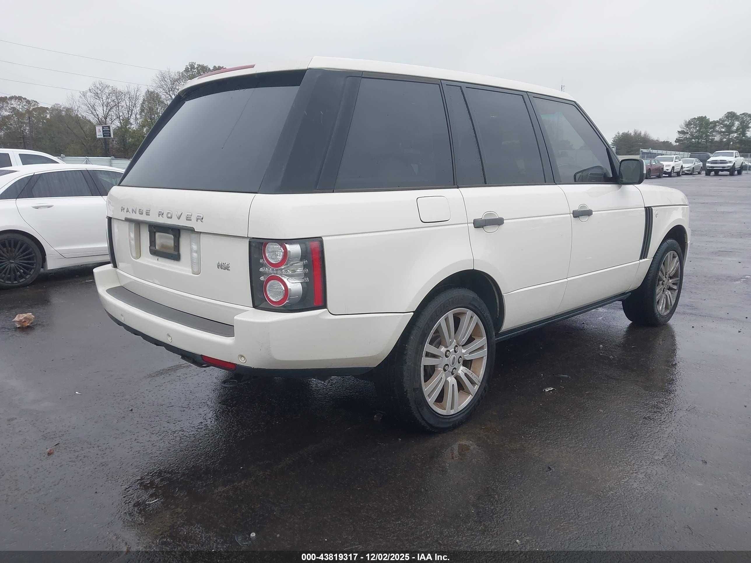 LAND ROVER image 4
