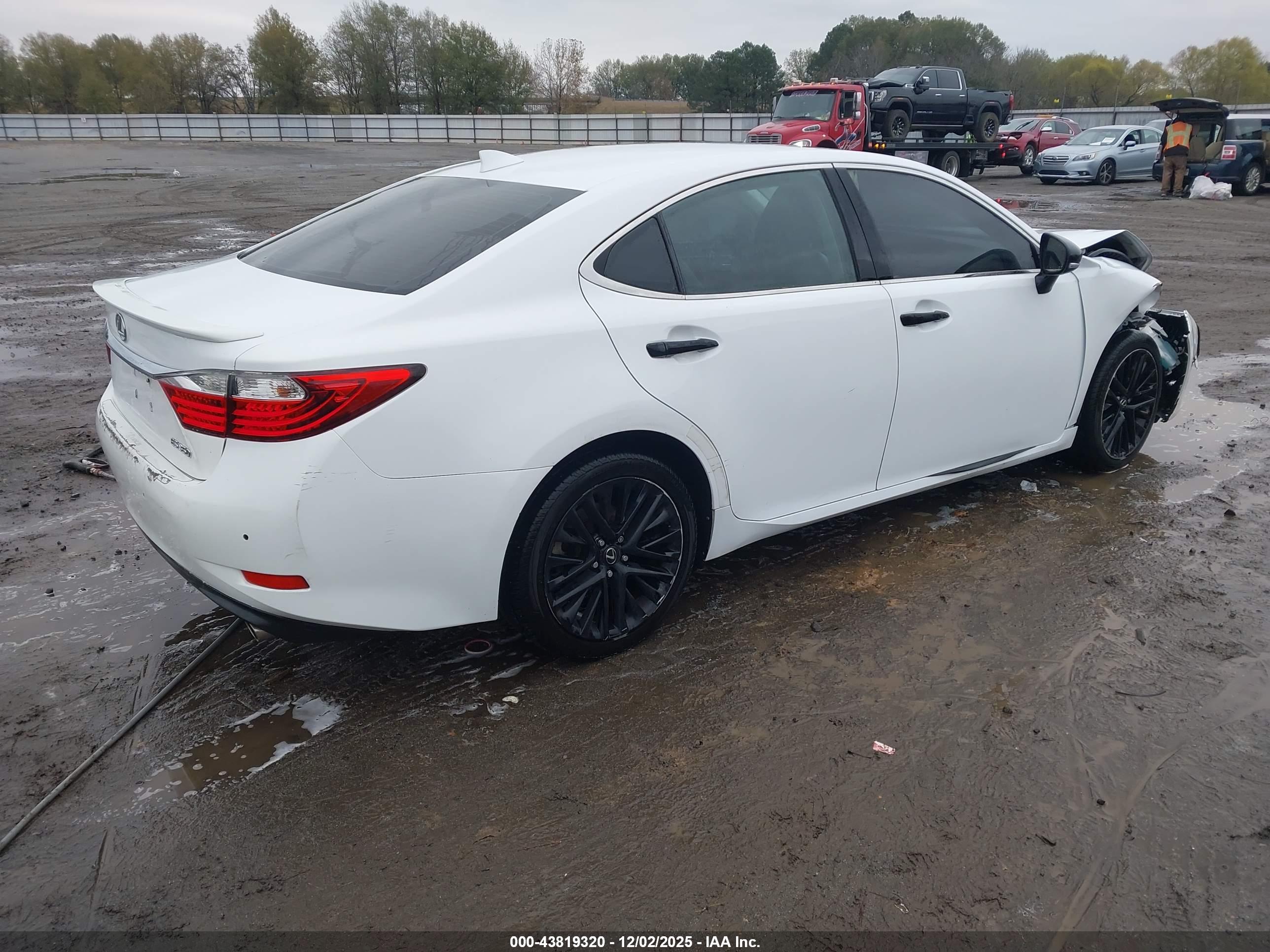 LEXUS ES image 4