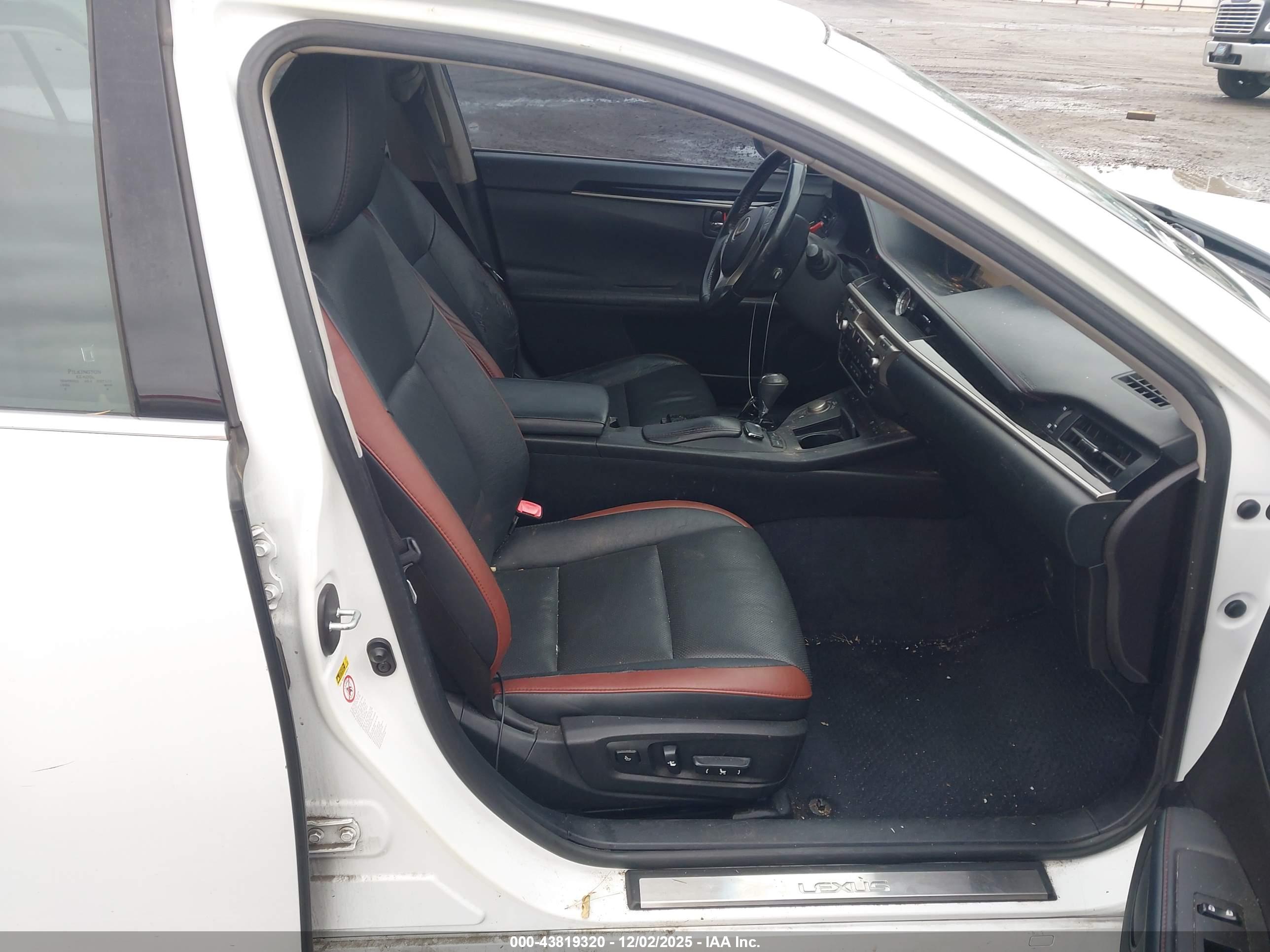 LEXUS ES image 5