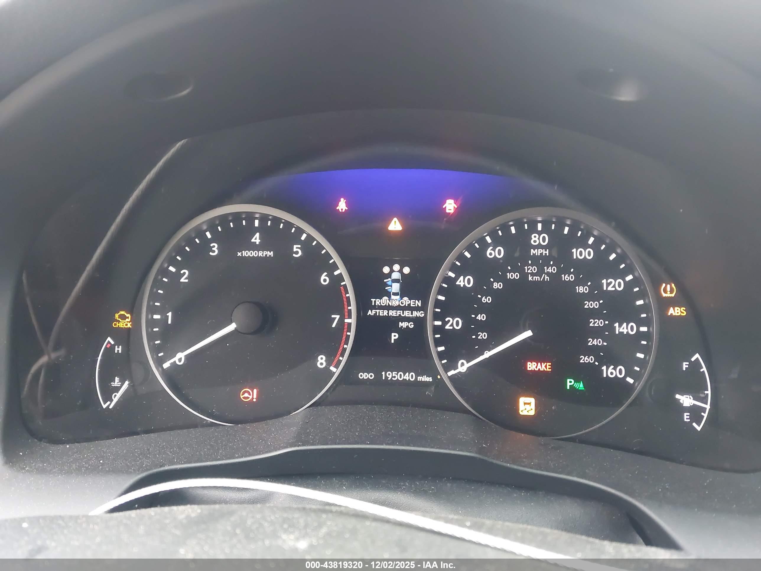 LEXUS ES image 7