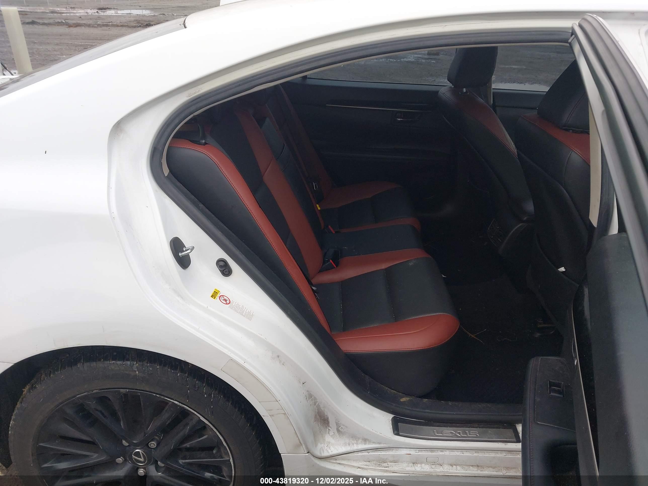 LEXUS ES image 8