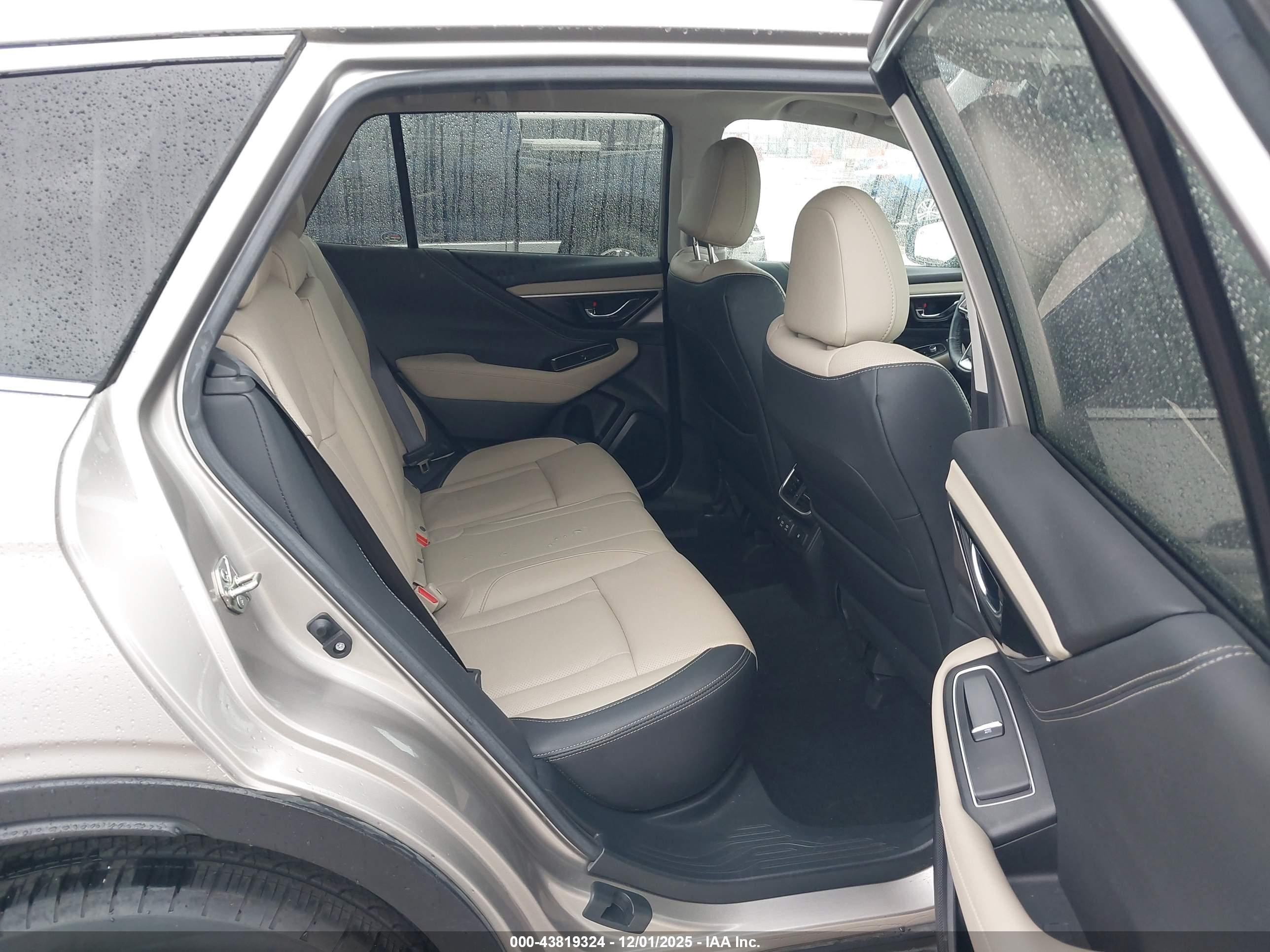 SUBARU OUTBACK image 8