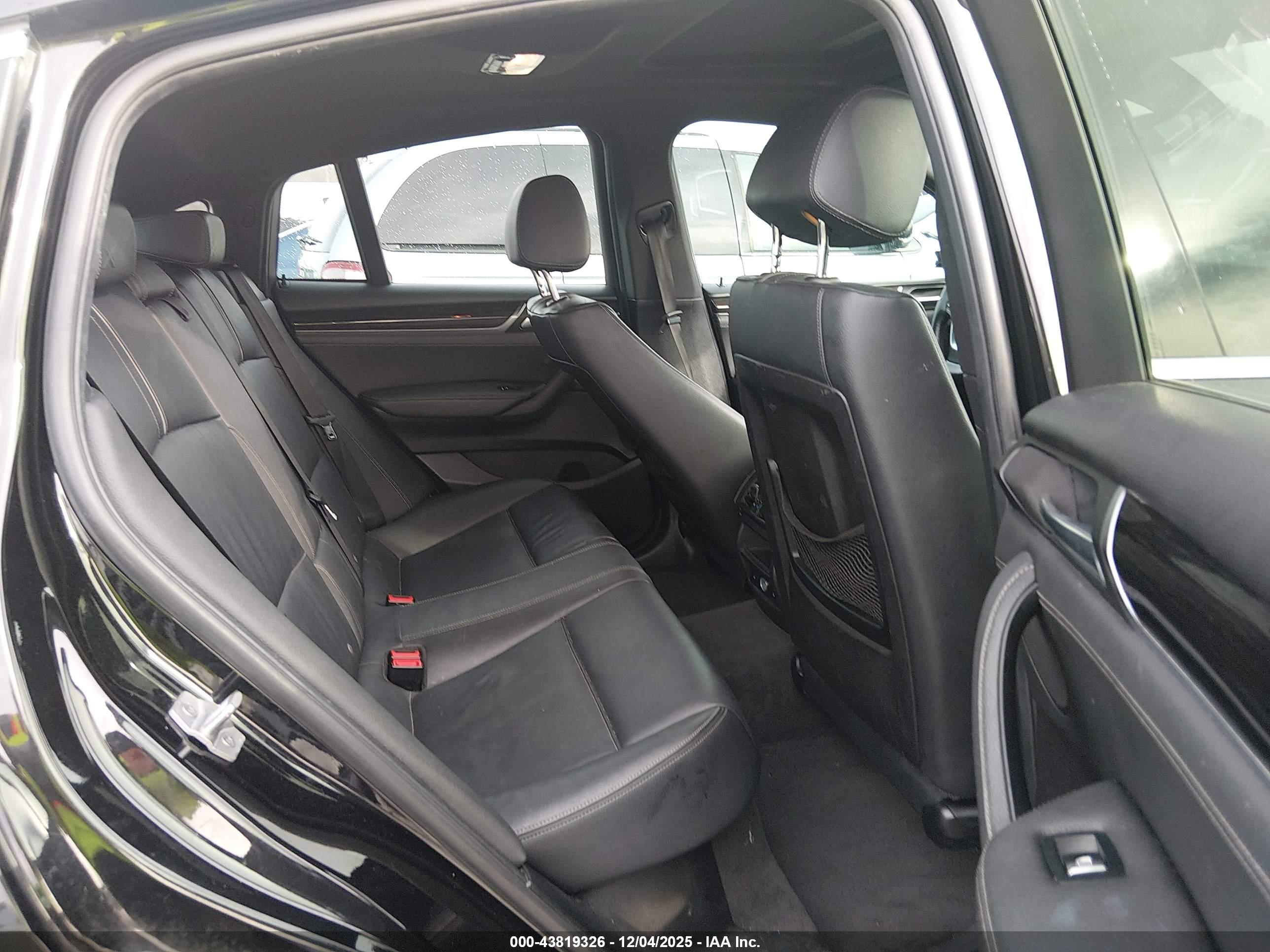 BMW X4 image 8