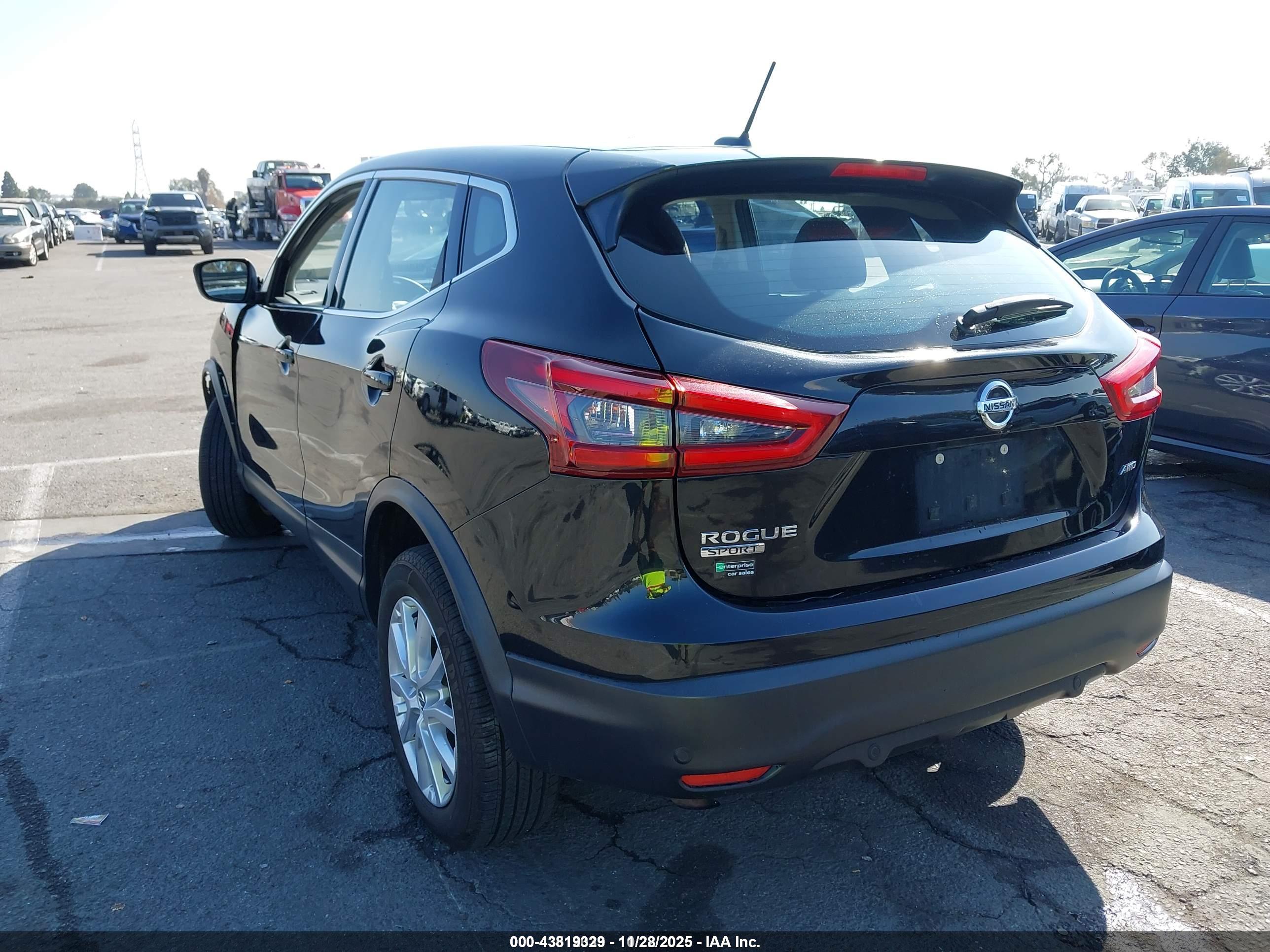 NISSAN ROGUE image 3