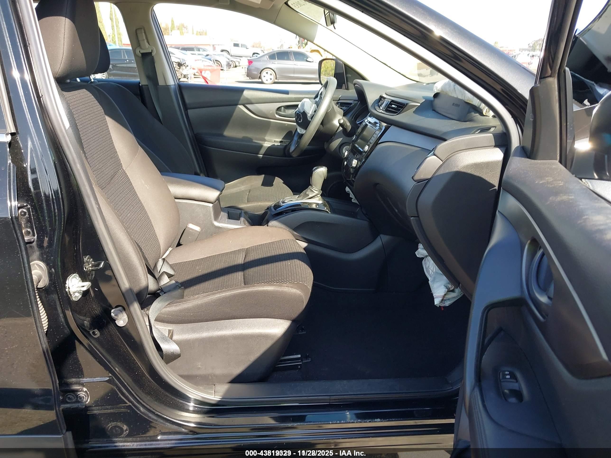 NISSAN ROGUE image 5