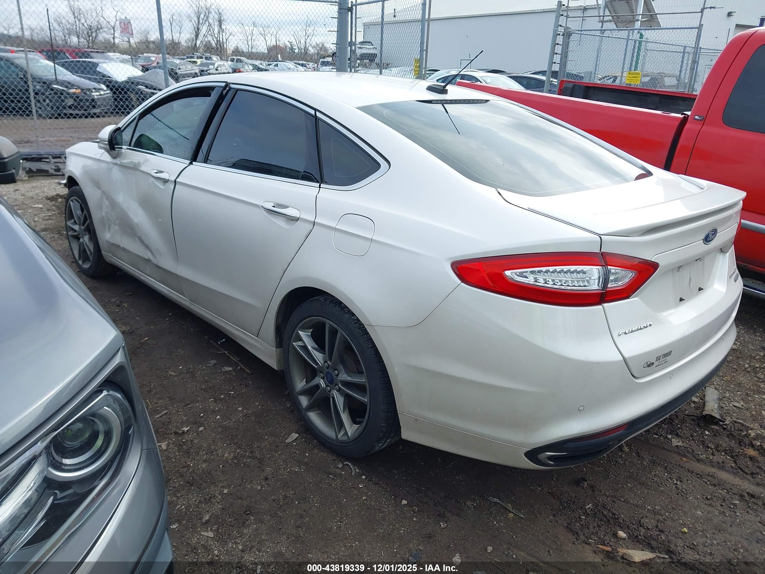 FORD FUSION image 3