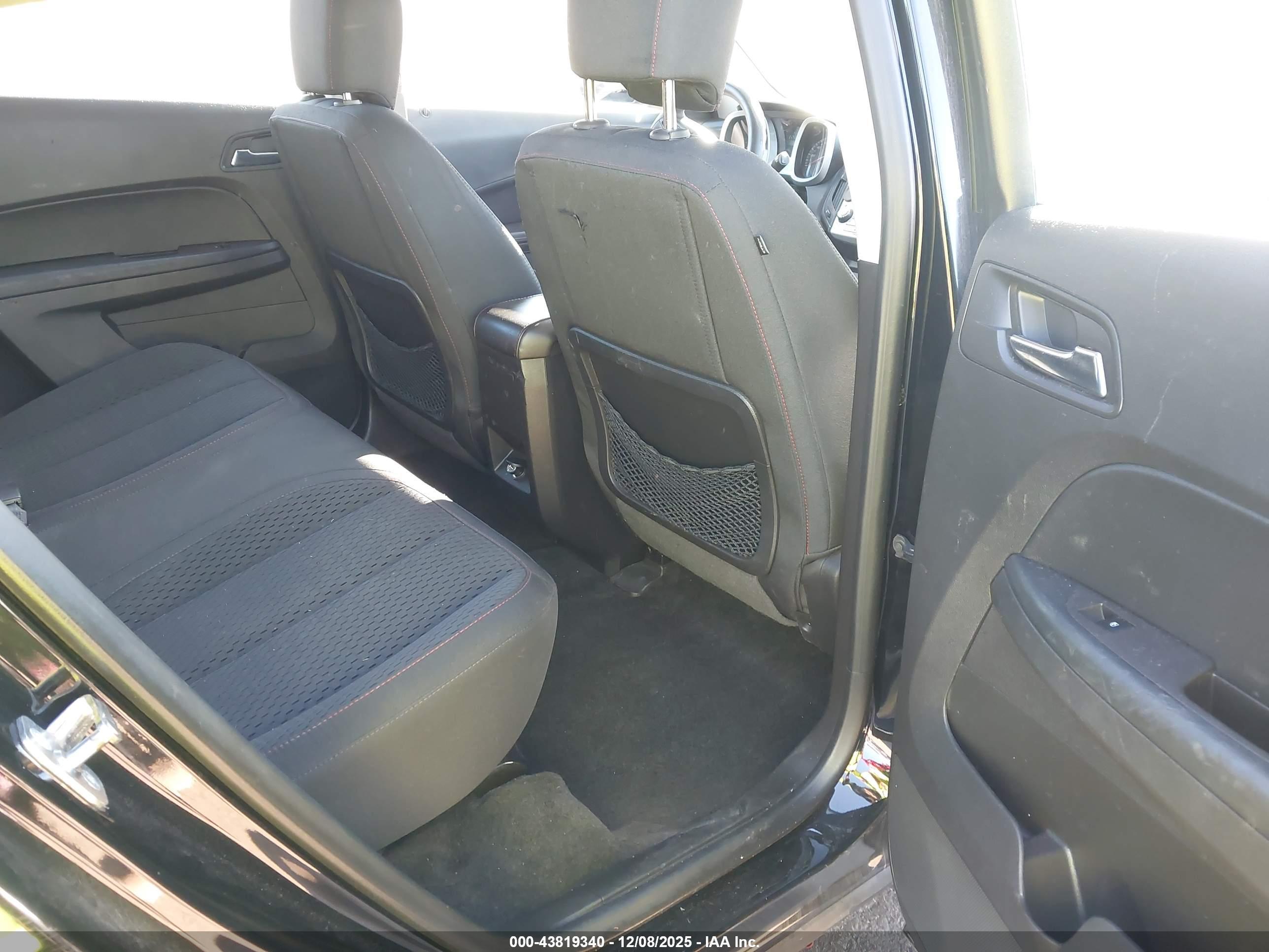 CHEVROLET EQUINOX image 8