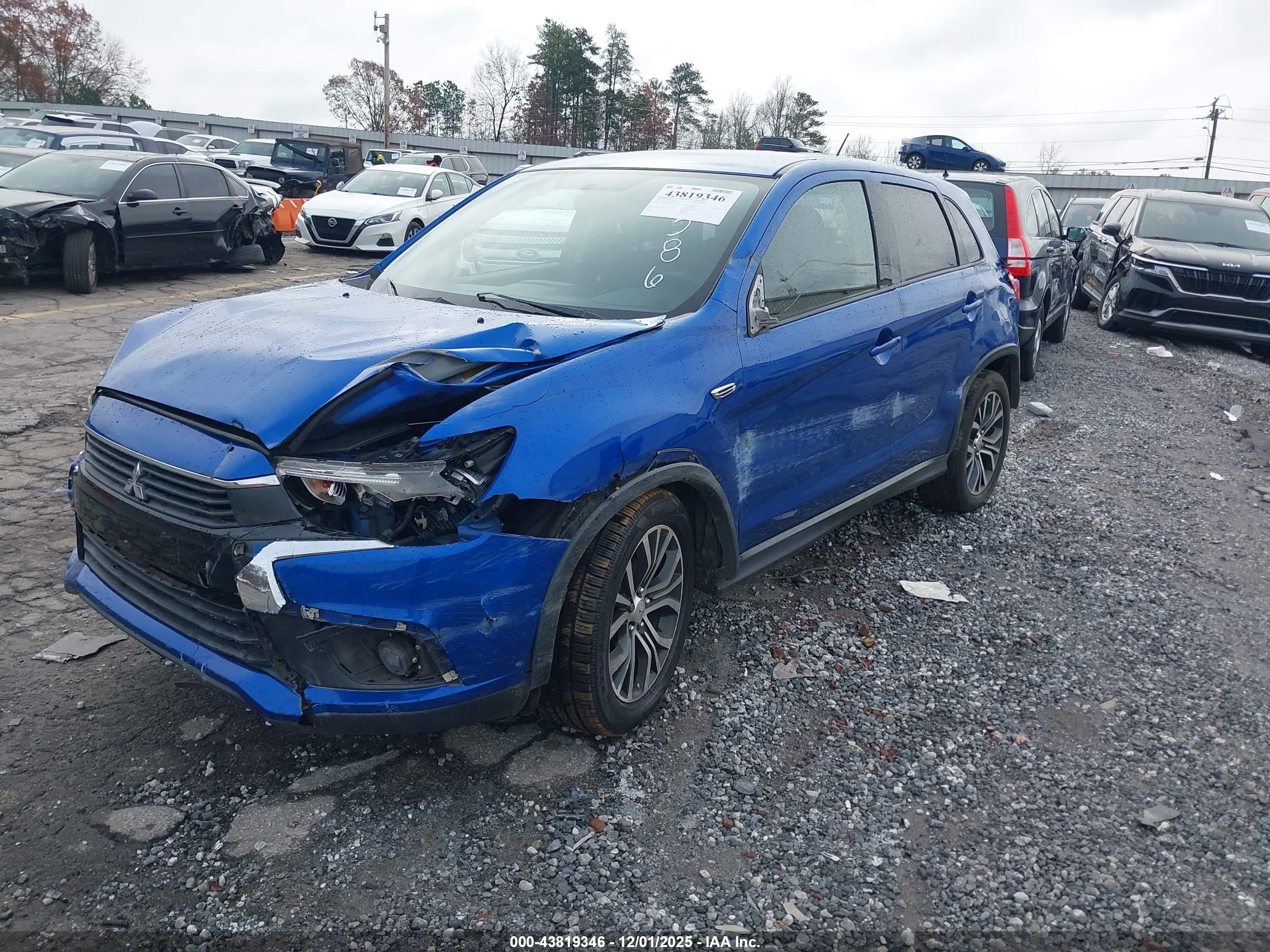 MITSUBISHI OUTLANDER image 6