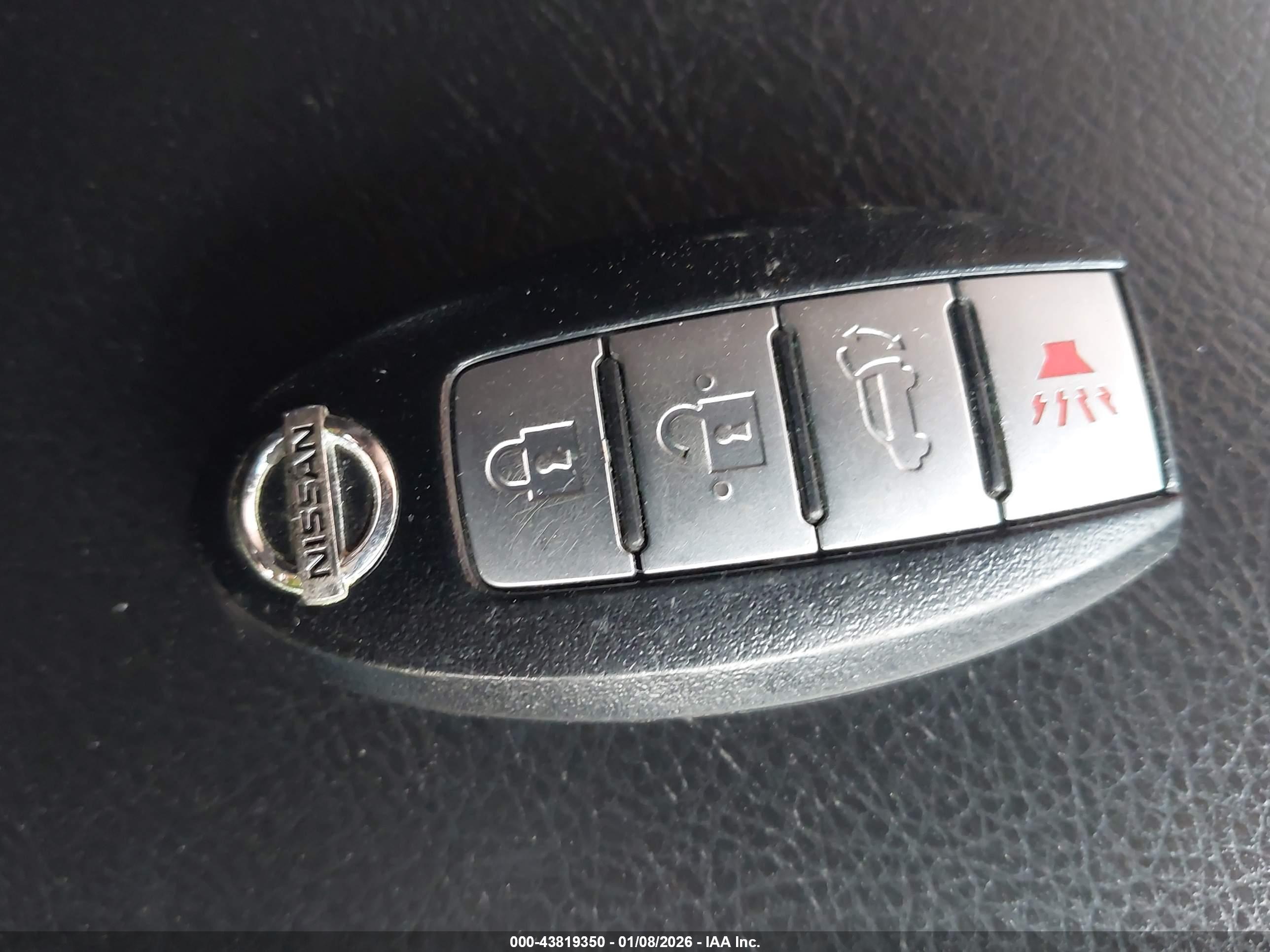 NISSAN ROGUE image 11