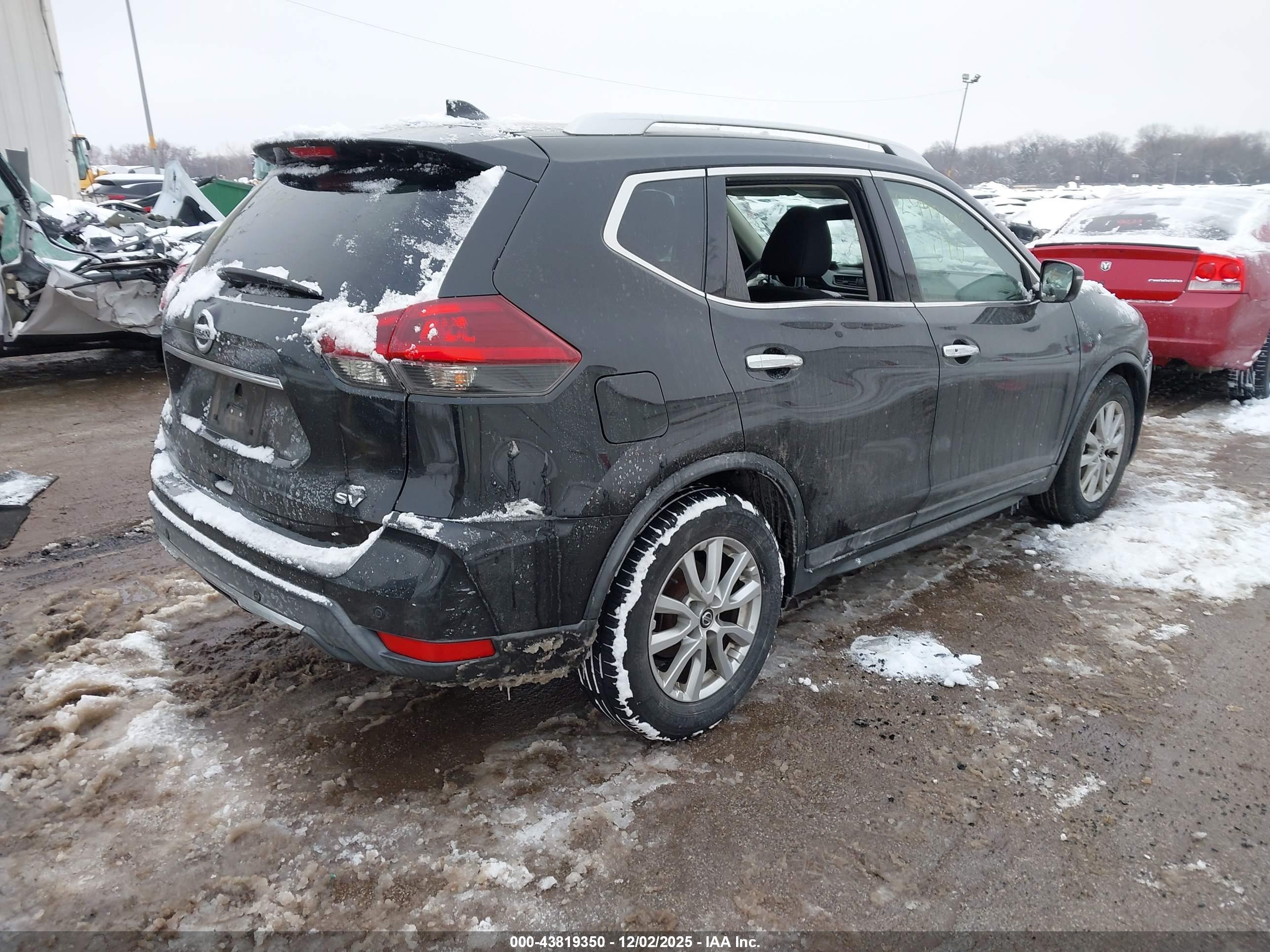 NISSAN ROGUE image 4
