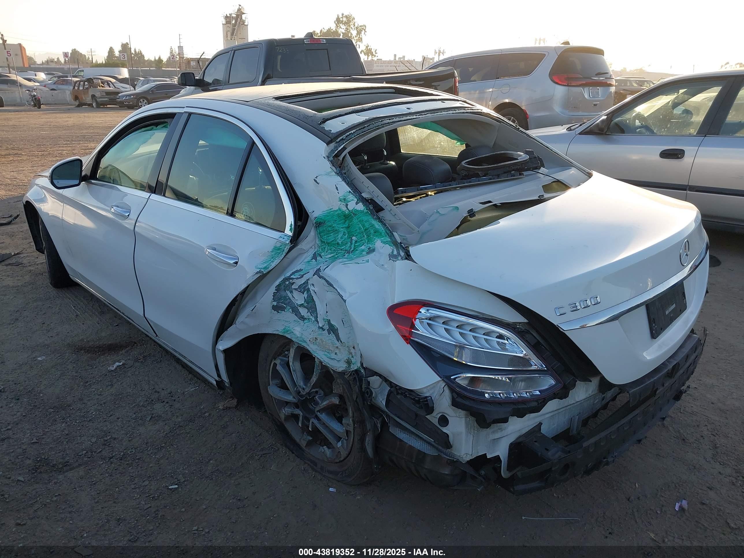 MERCEDES-BENZ C image 3