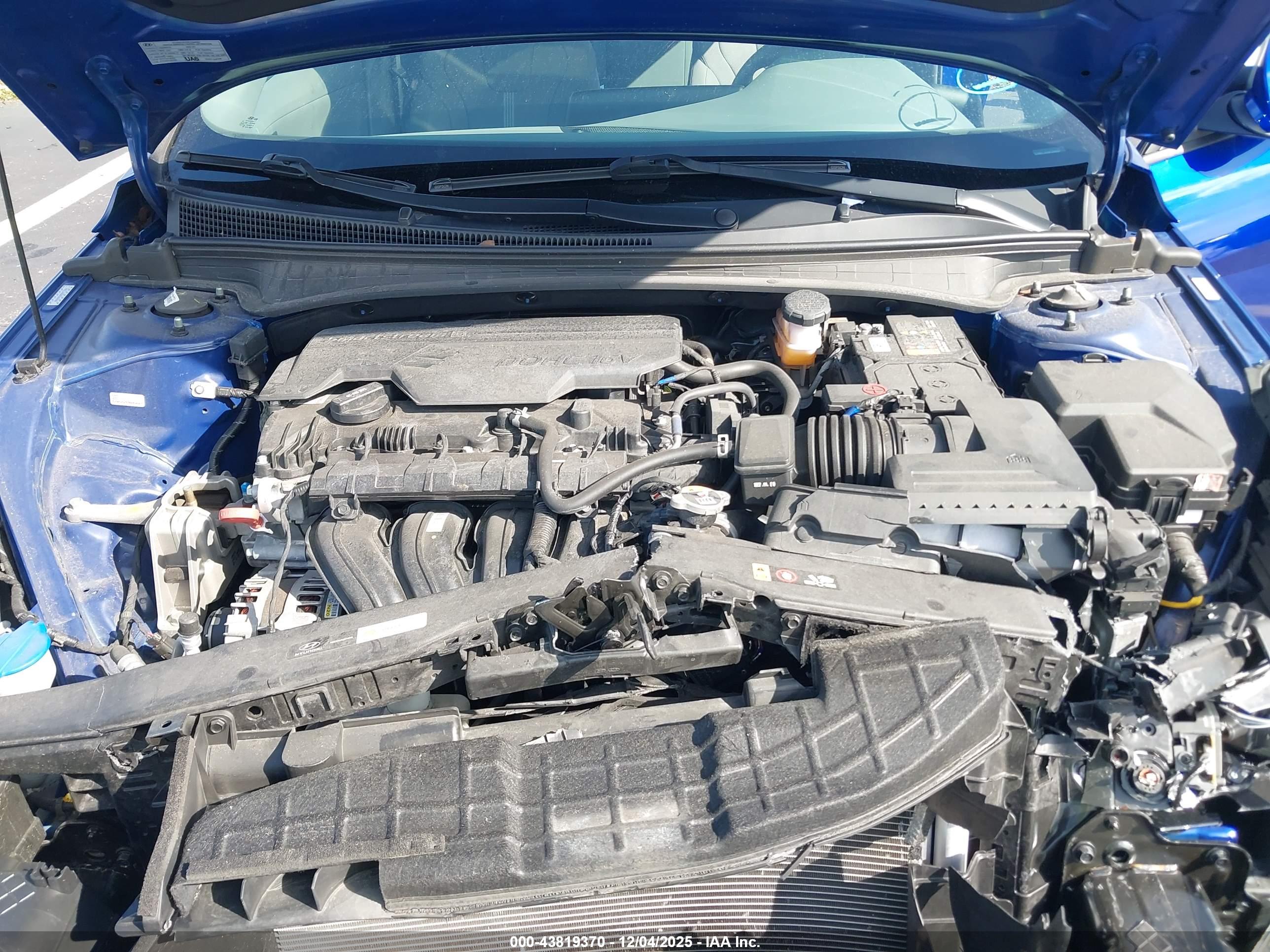 HYUNDAI ELANTRA image 10