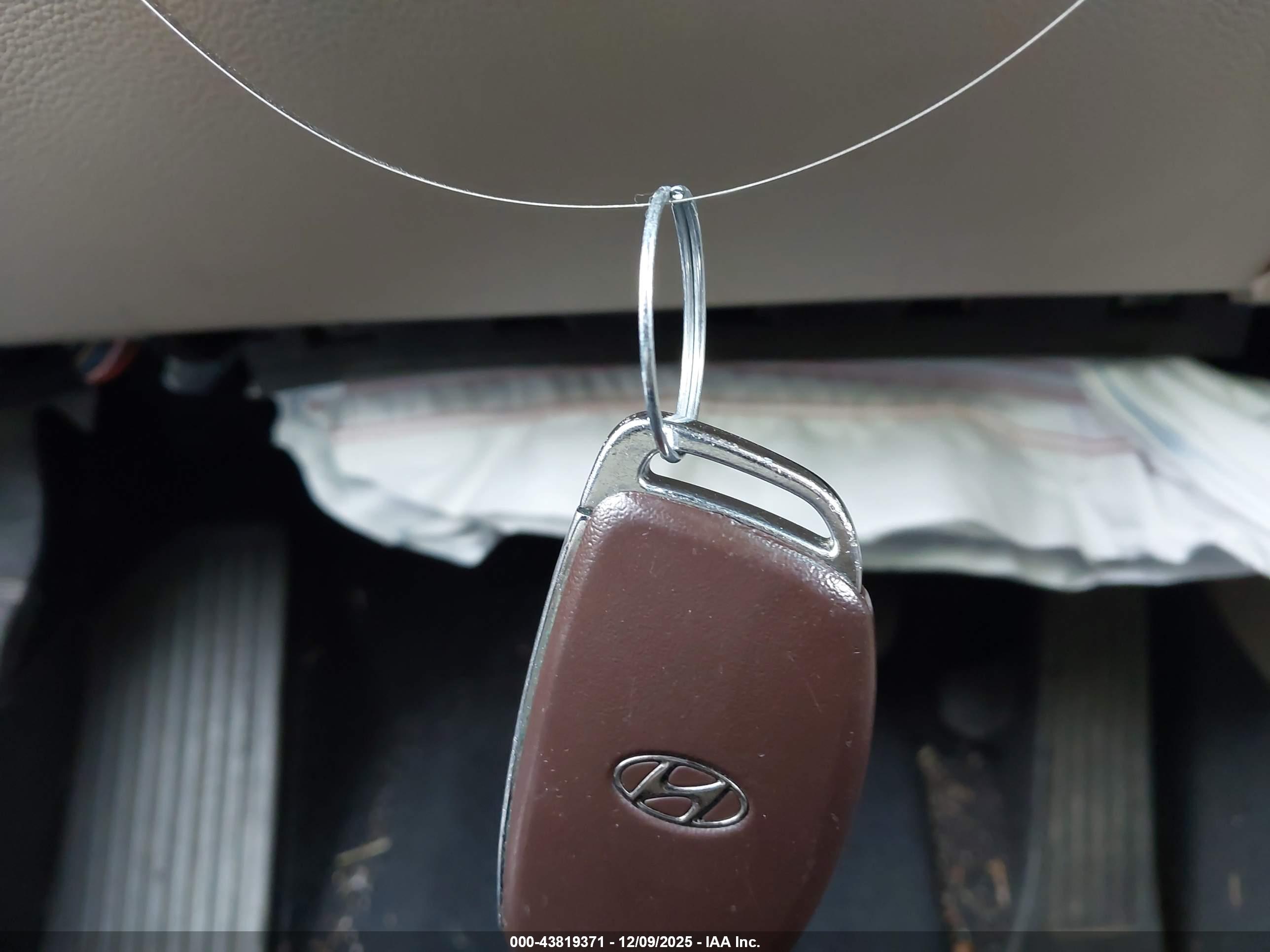 HYUNDAI SONATA image 11