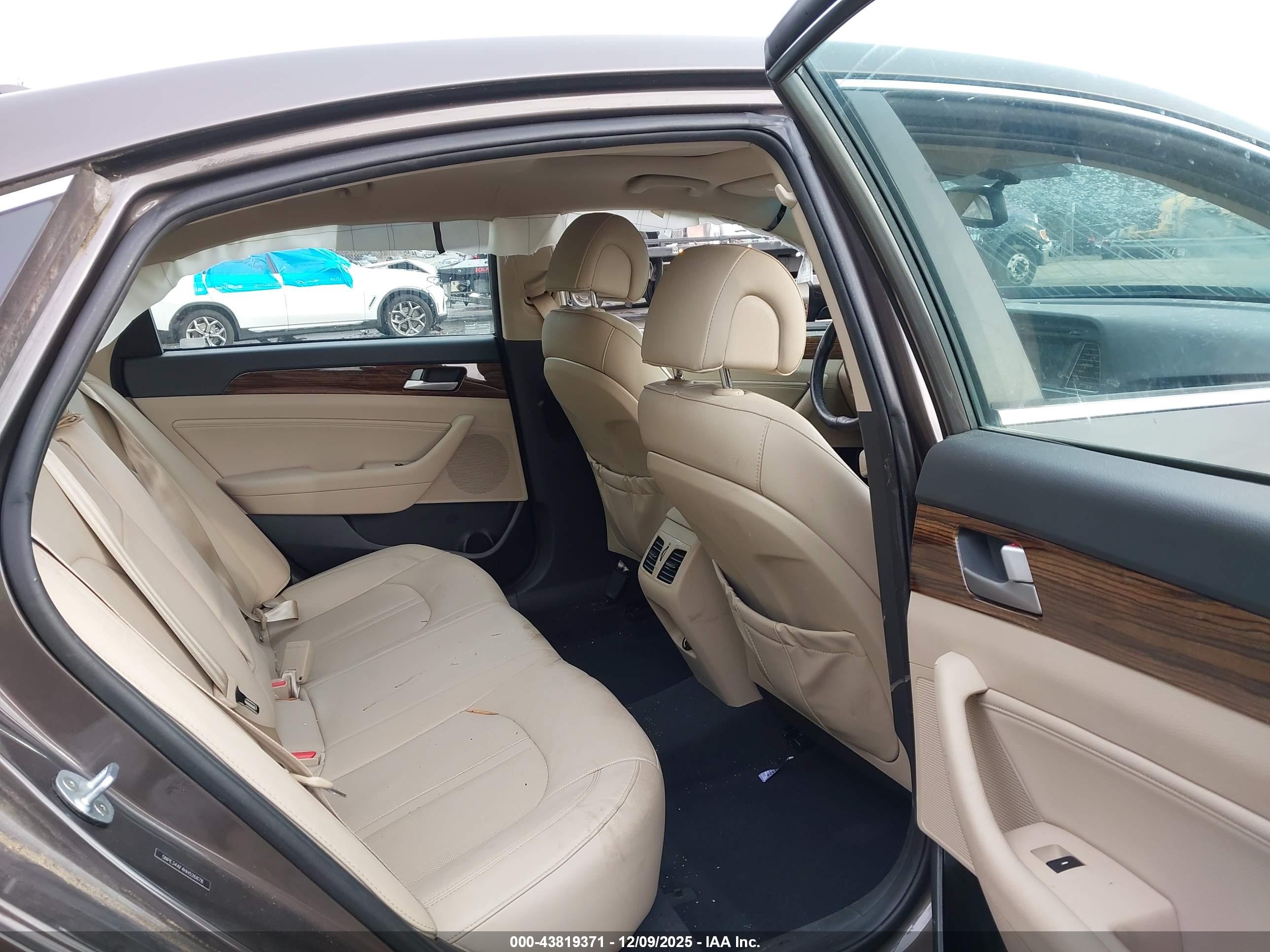 HYUNDAI SONATA image 8