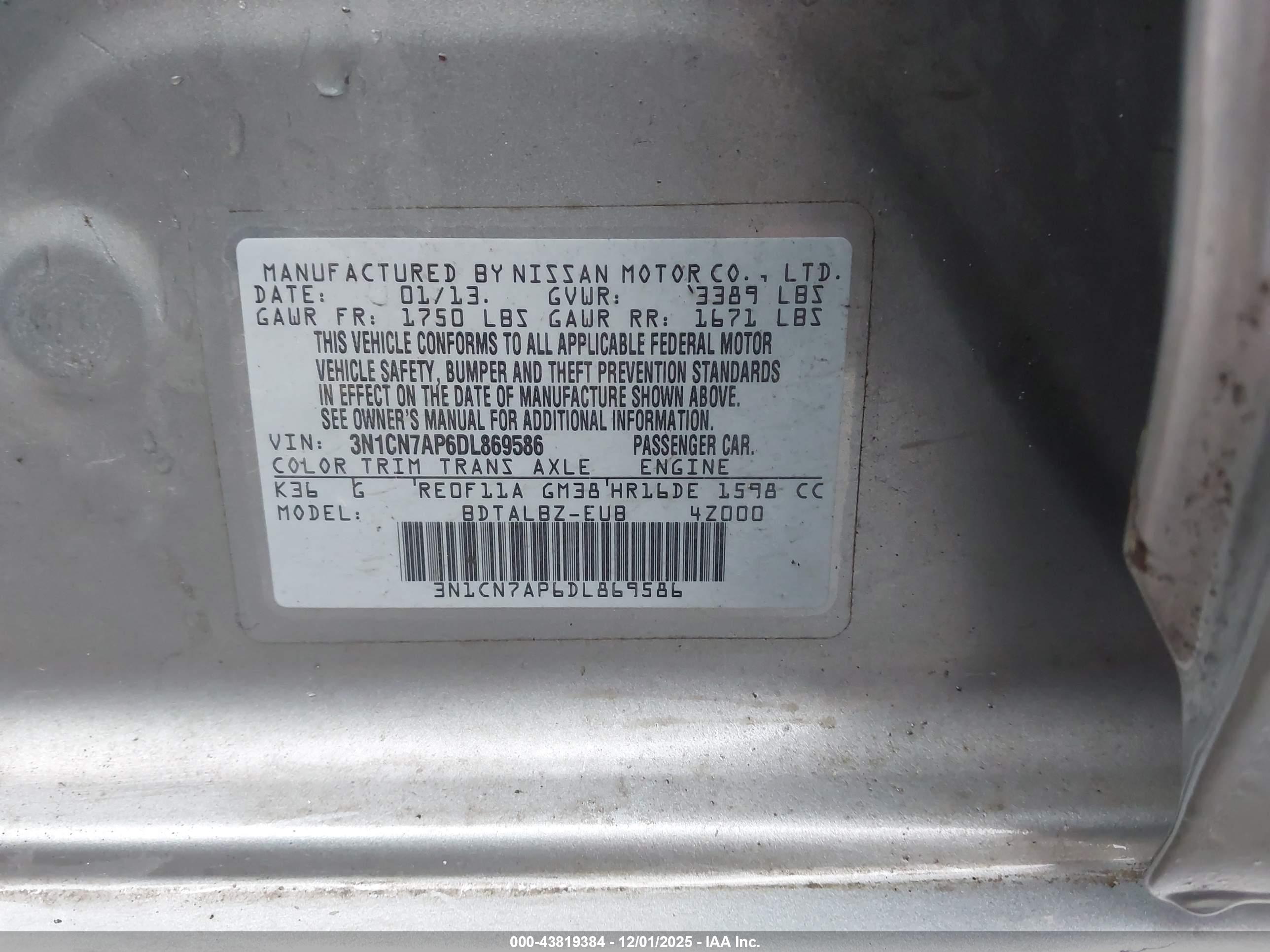 NISSAN VERSA image 9