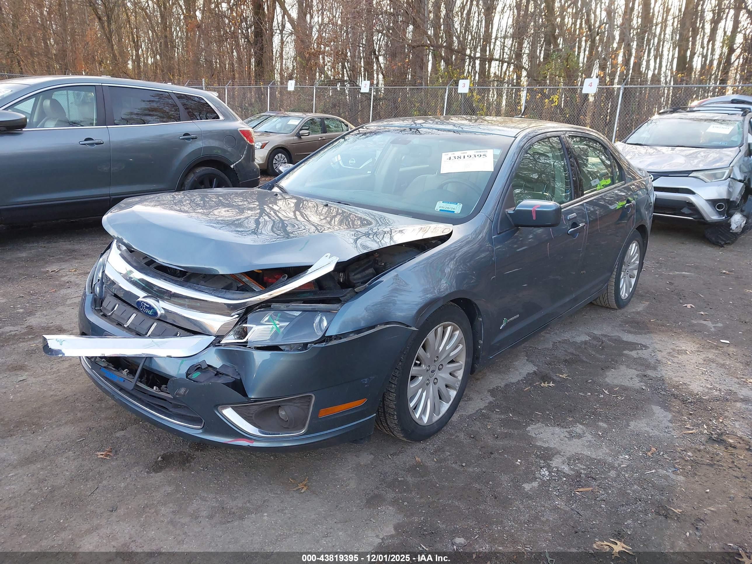 FORD FUSION image 2