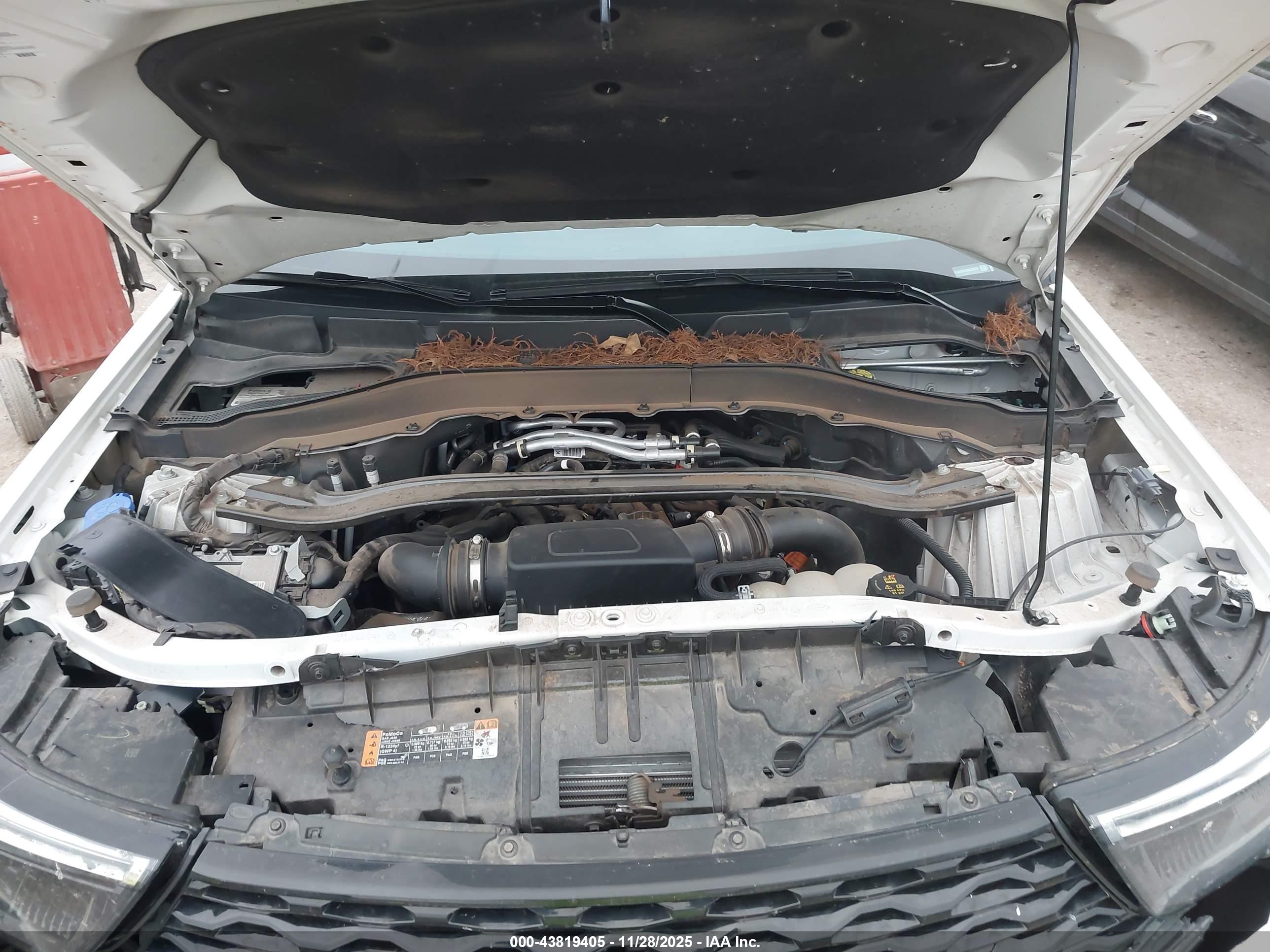 FORD EXPLORER image 10