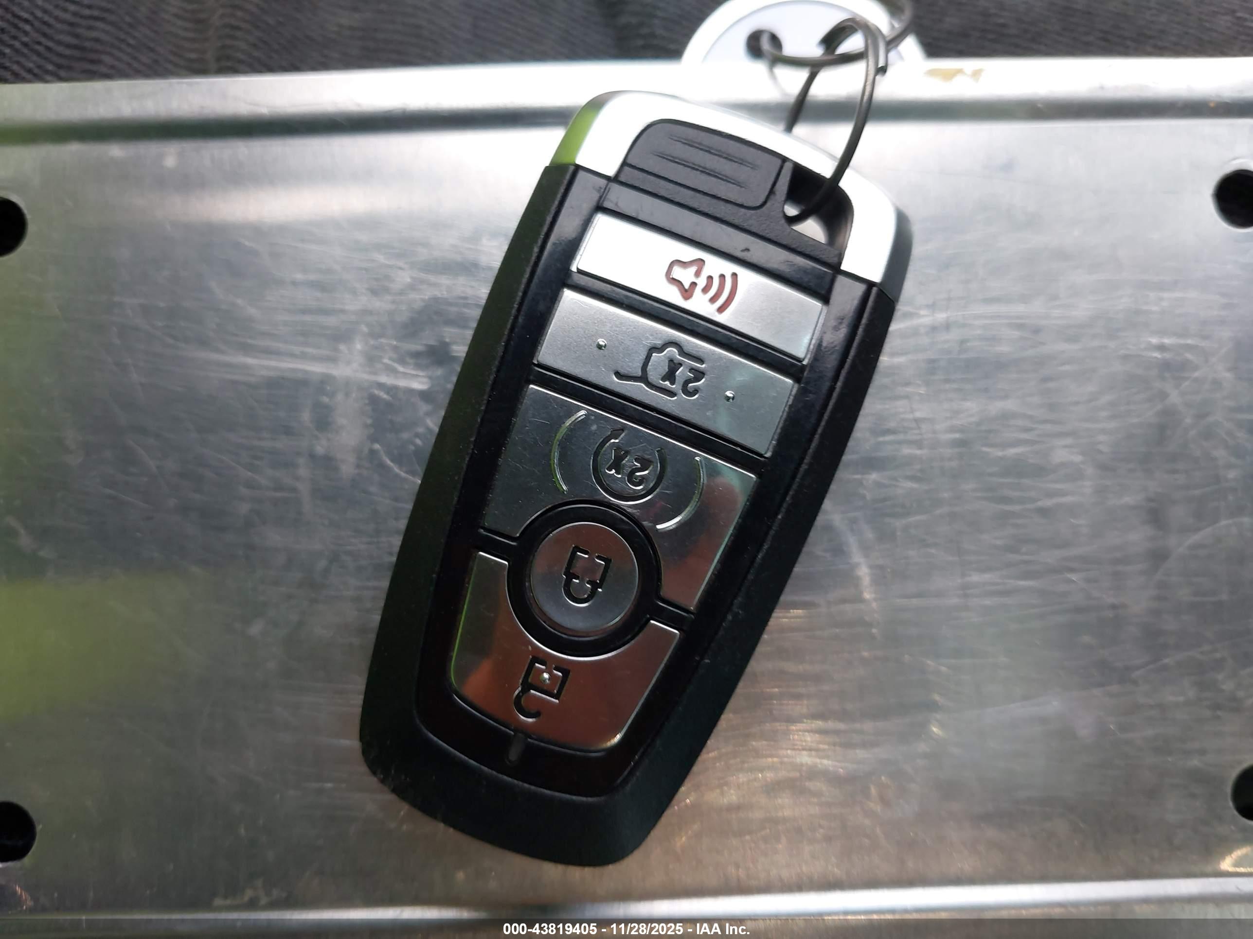 FORD EXPLORER image 11