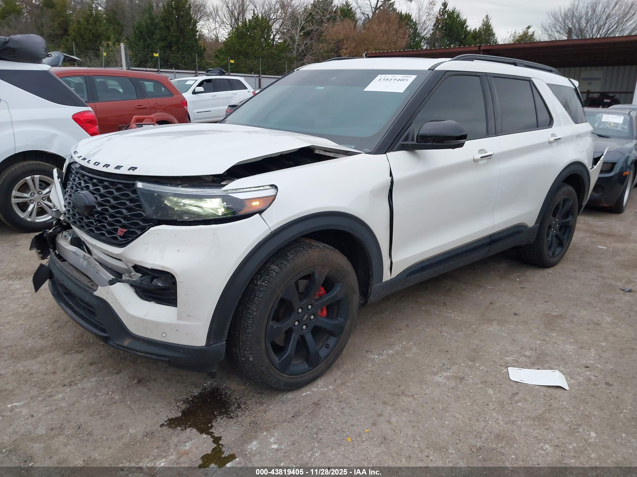 FORD EXPLORER image 2