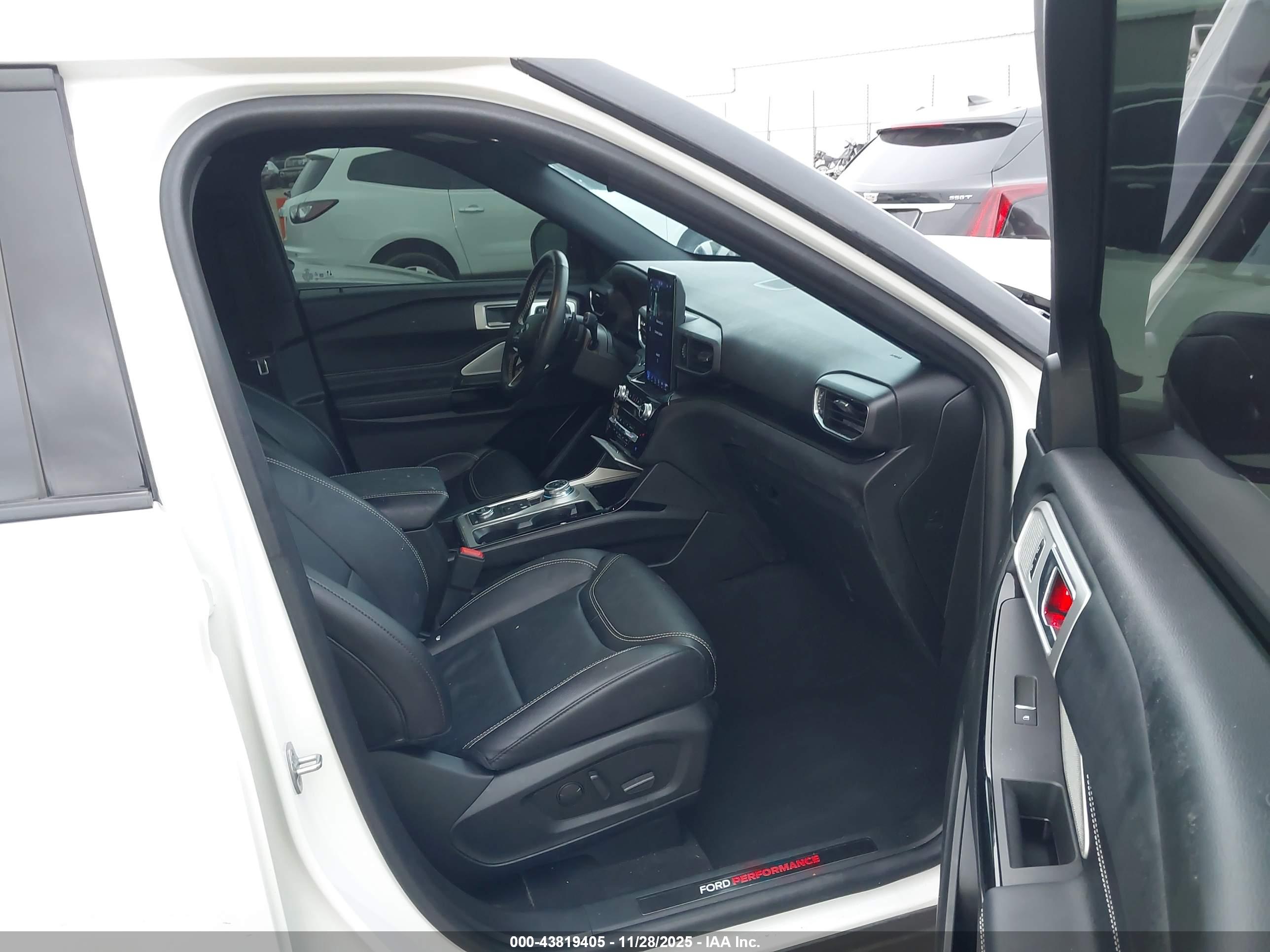 FORD EXPLORER image 5