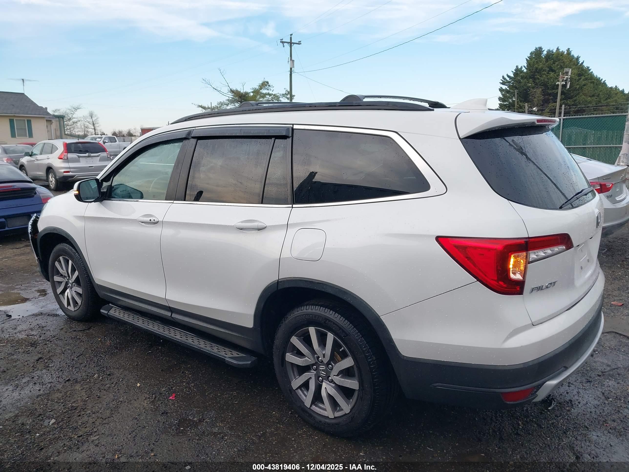 HONDA PILOT image 3