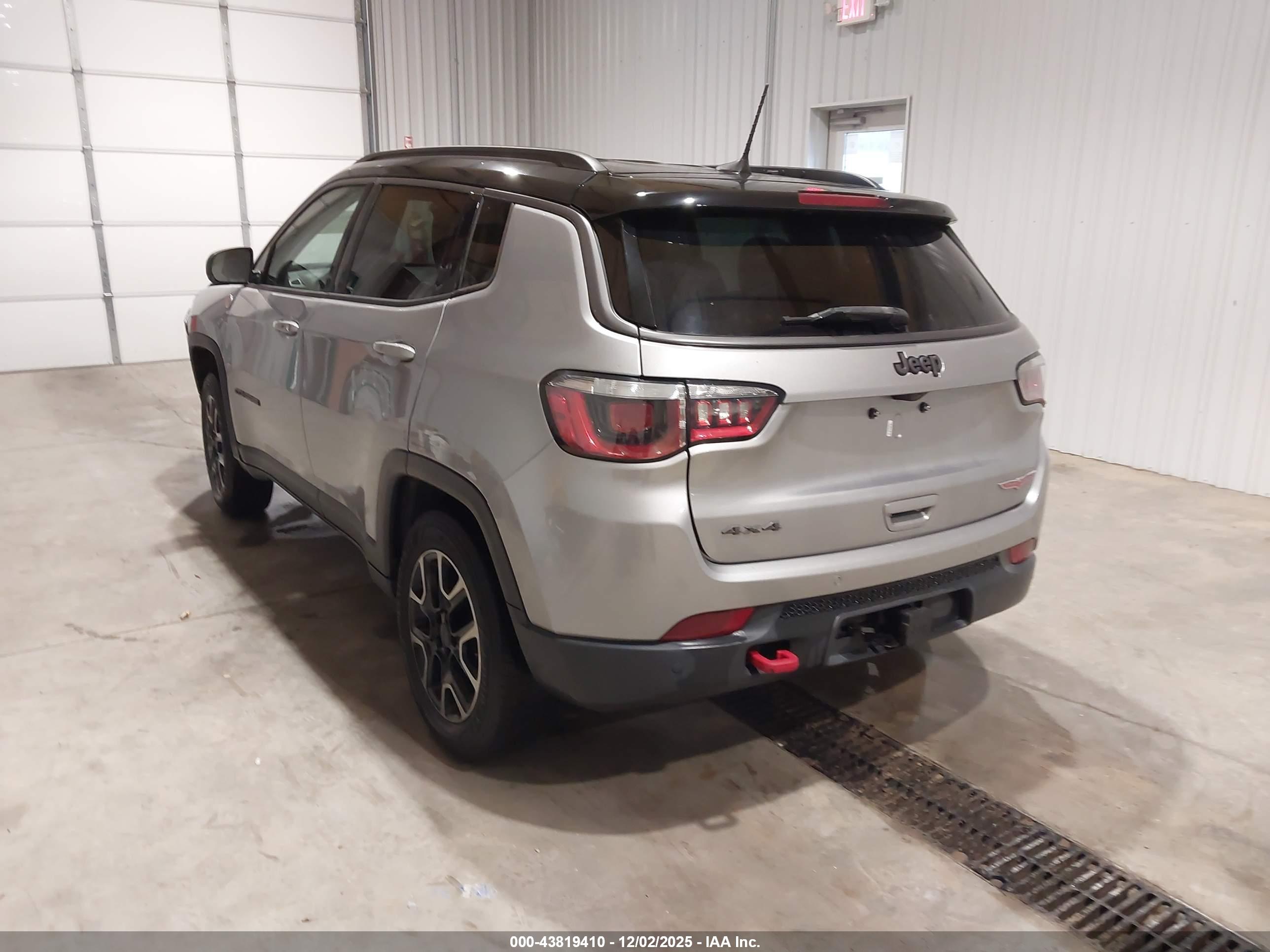 JEEP COMPASS image 3