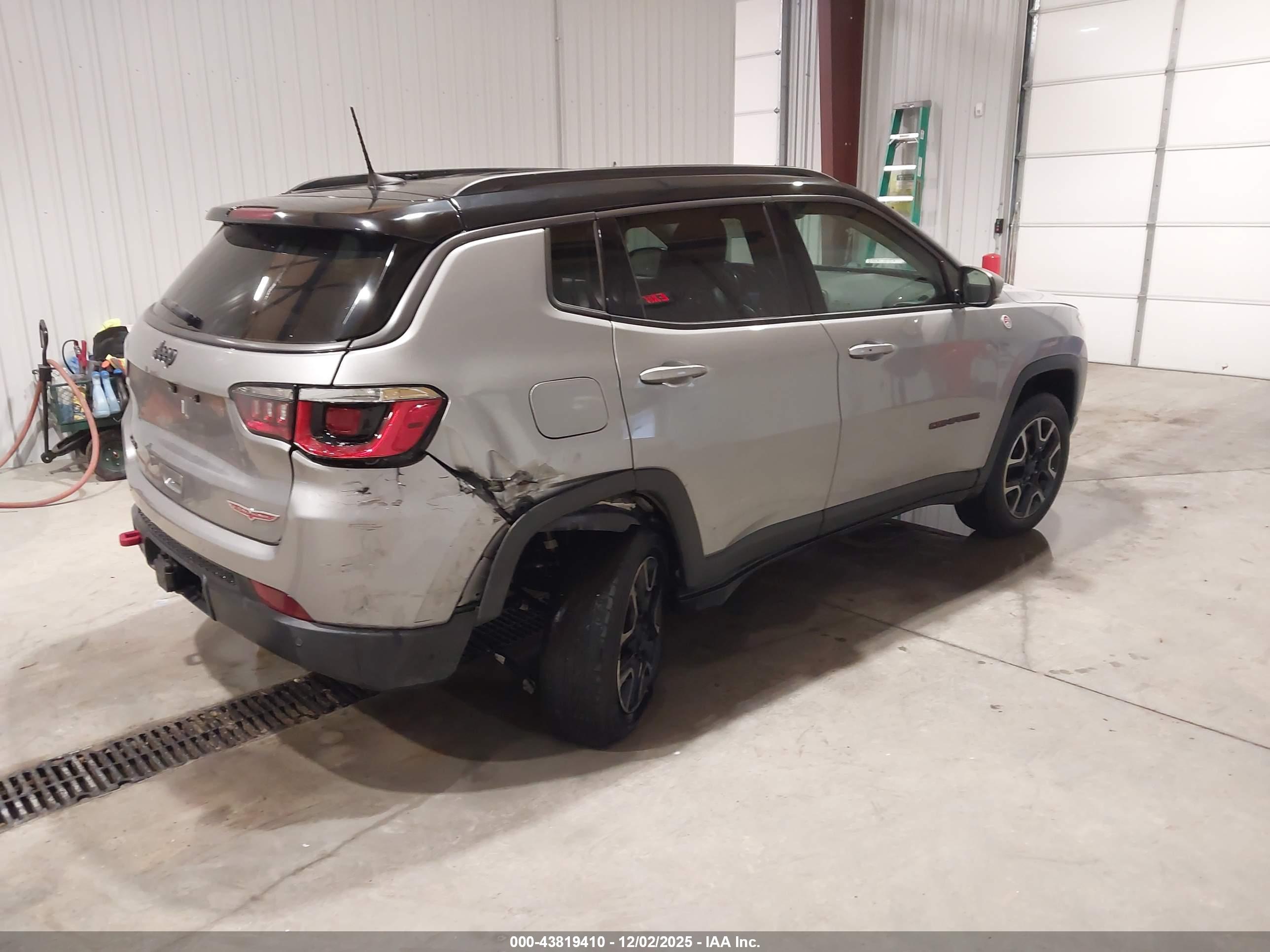 JEEP COMPASS image 4