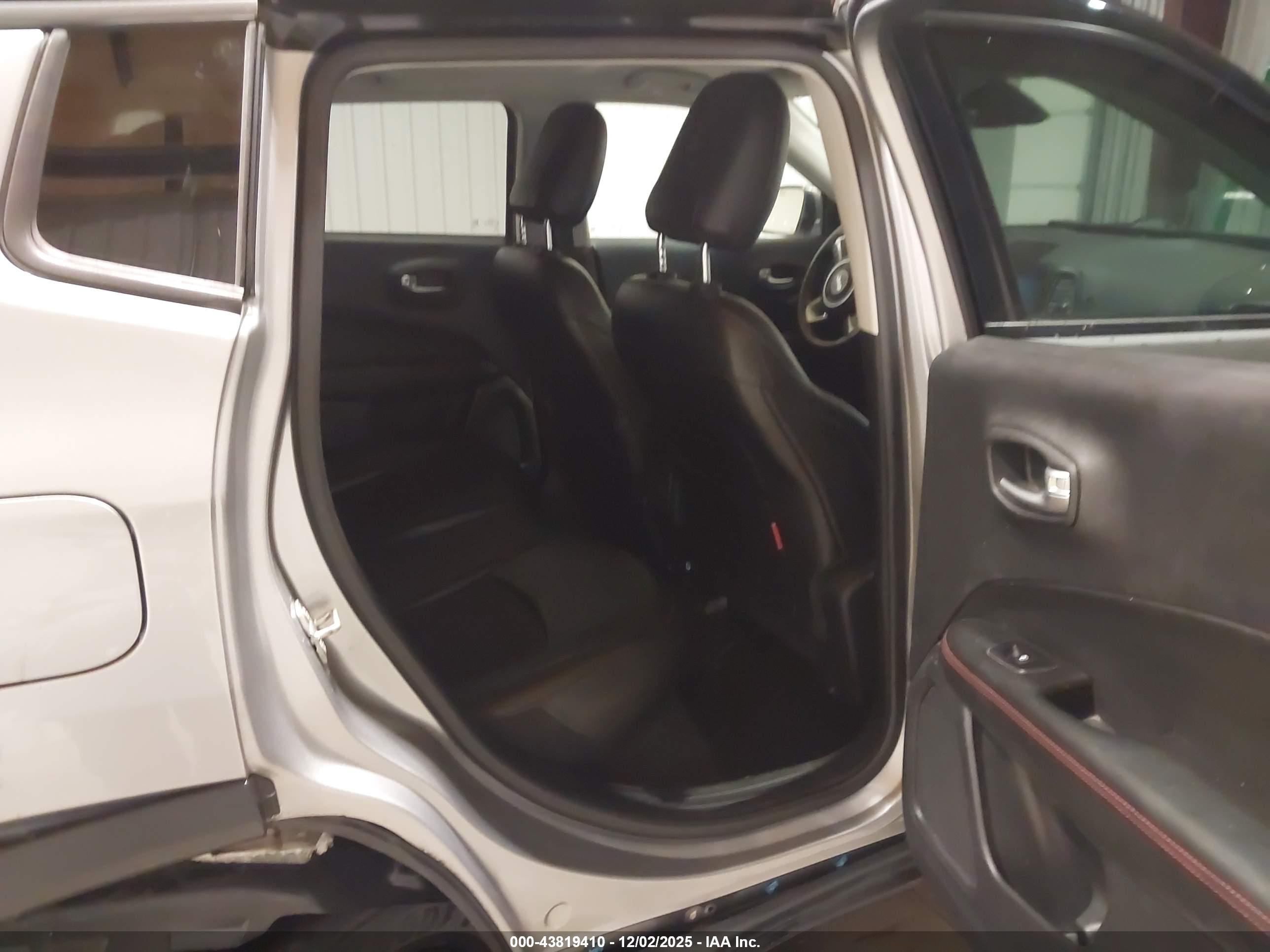 JEEP COMPASS image 8